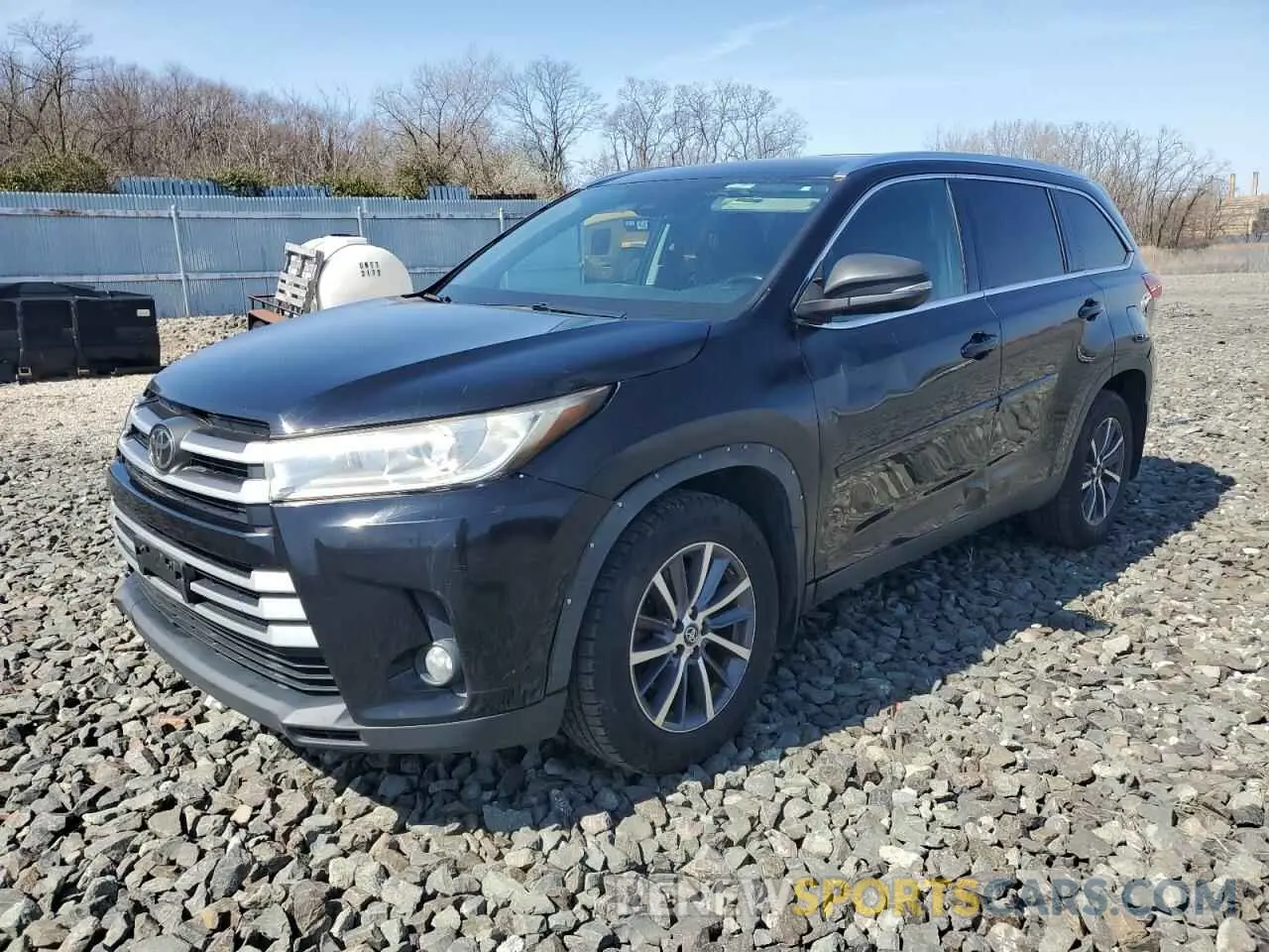 1 Photograph of a damaged car 5TDJZRFH7KS600820 TOYOTA HIGHLANDER 2019