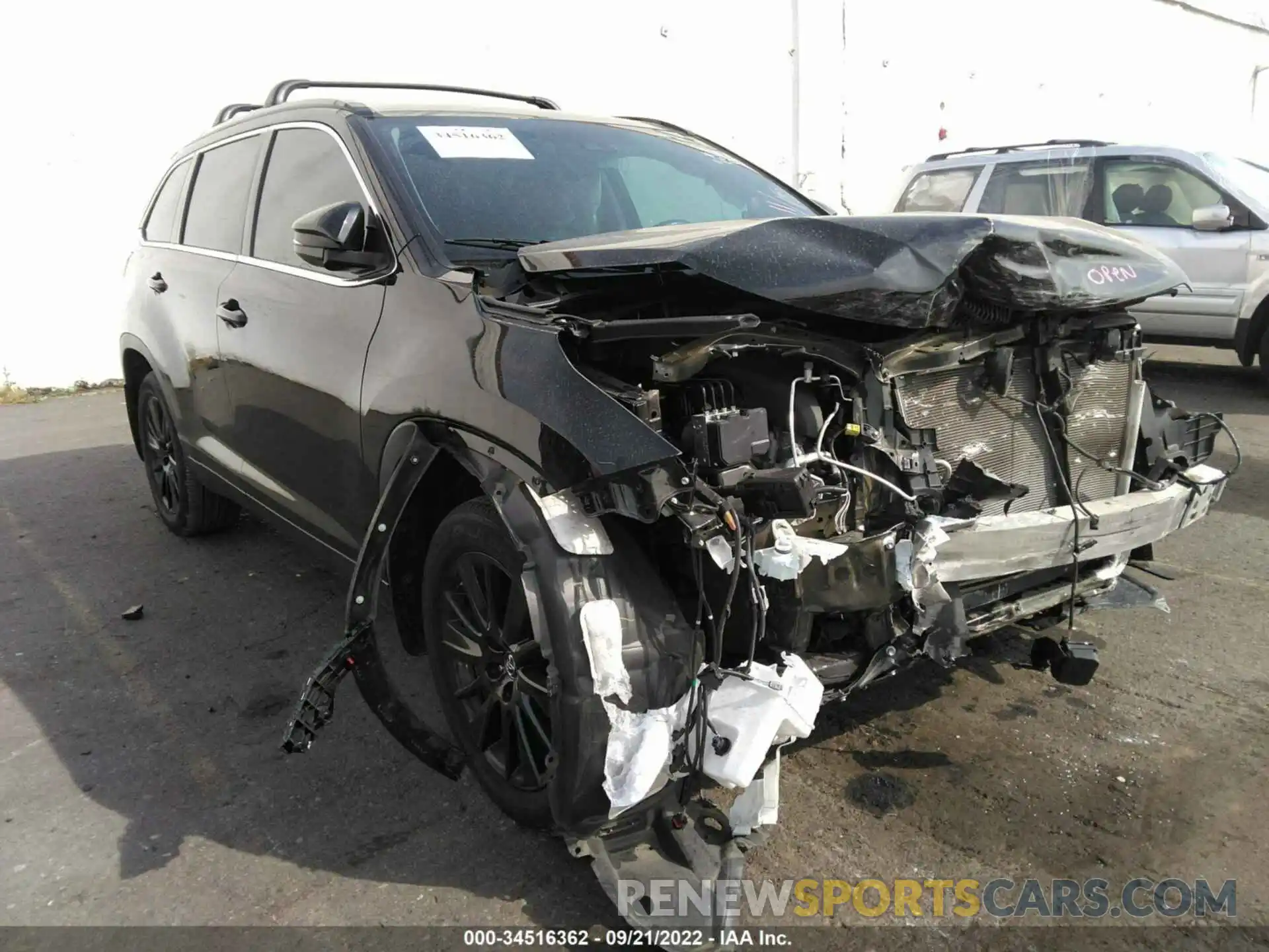 1 Photograph of a damaged car 5TDJZRFH7KS603331 TOYOTA HIGHLANDER 2019