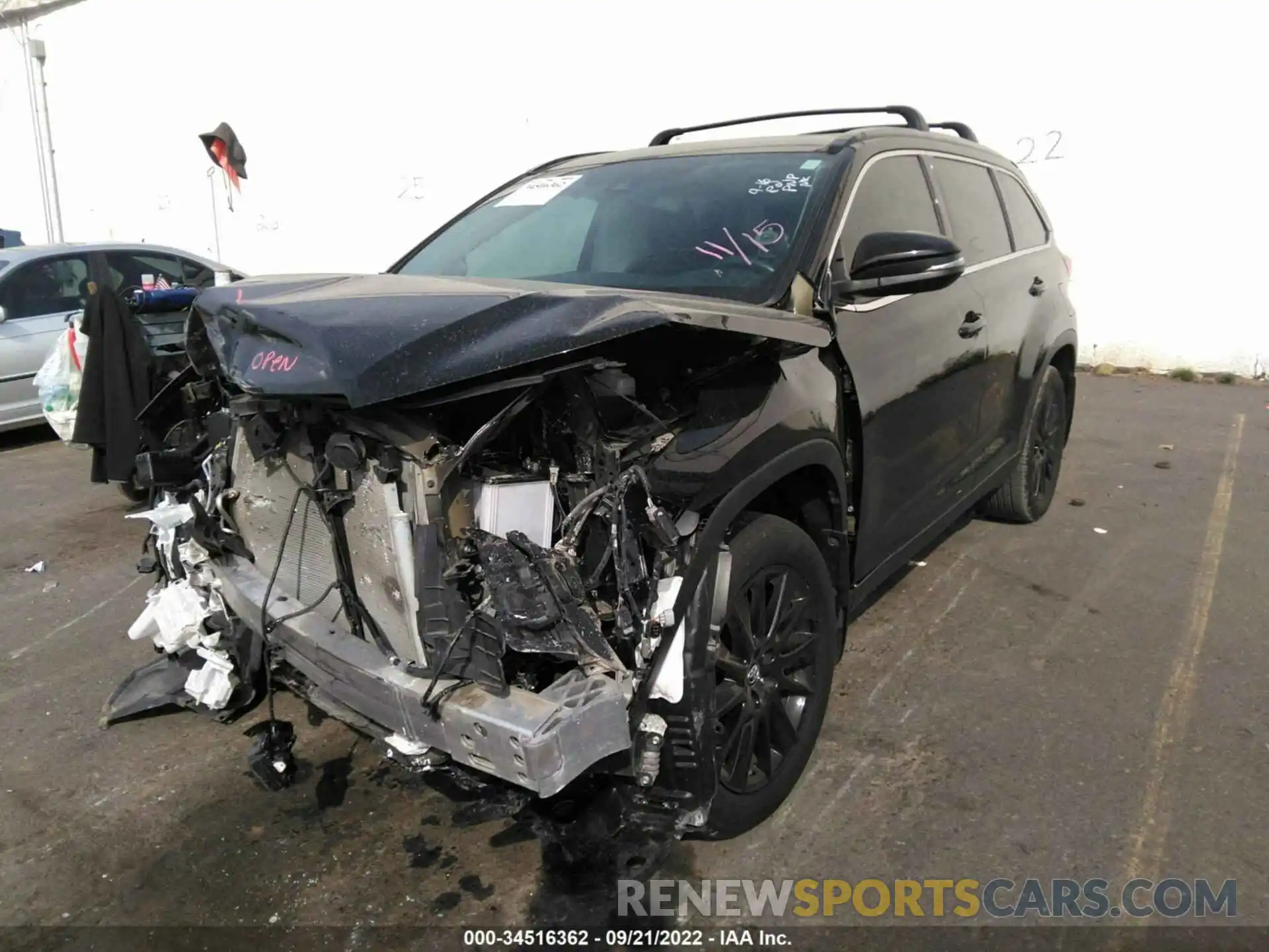 2 Photograph of a damaged car 5TDJZRFH7KS603331 TOYOTA HIGHLANDER 2019