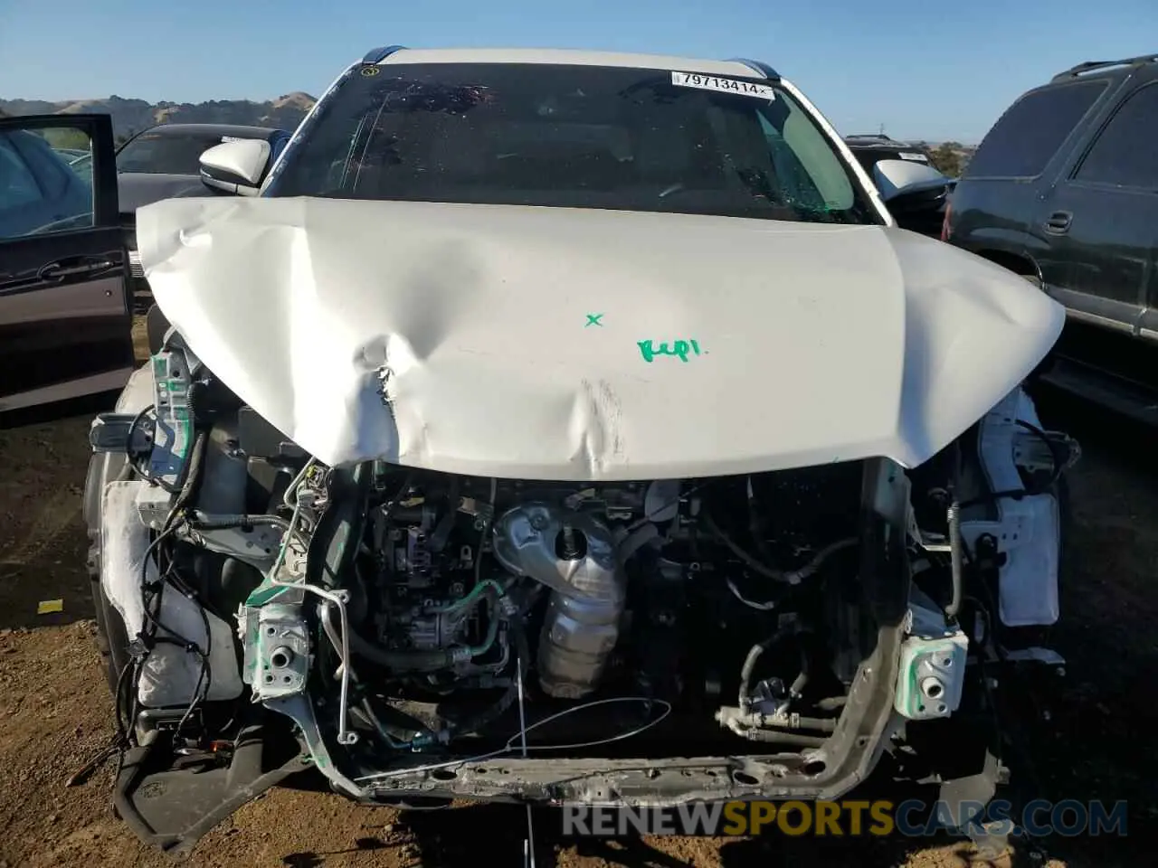 5 Photograph of a damaged car 5TDJZRFH7KS605368 TOYOTA HIGHLANDER 2019