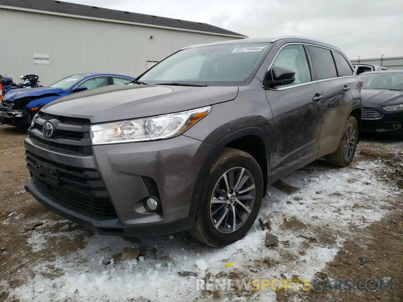 2 Photograph of a damaged car 5TDJZRFH7KS607587 TOYOTA HIGHLANDER 2019