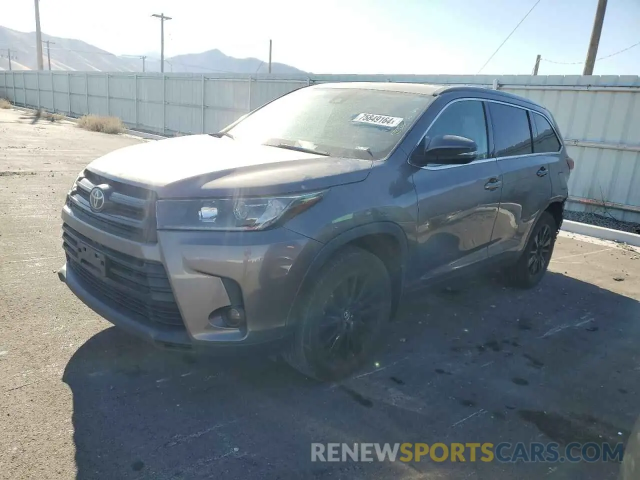 1 Photograph of a damaged car 5TDJZRFH7KS608223 TOYOTA HIGHLANDER 2019
