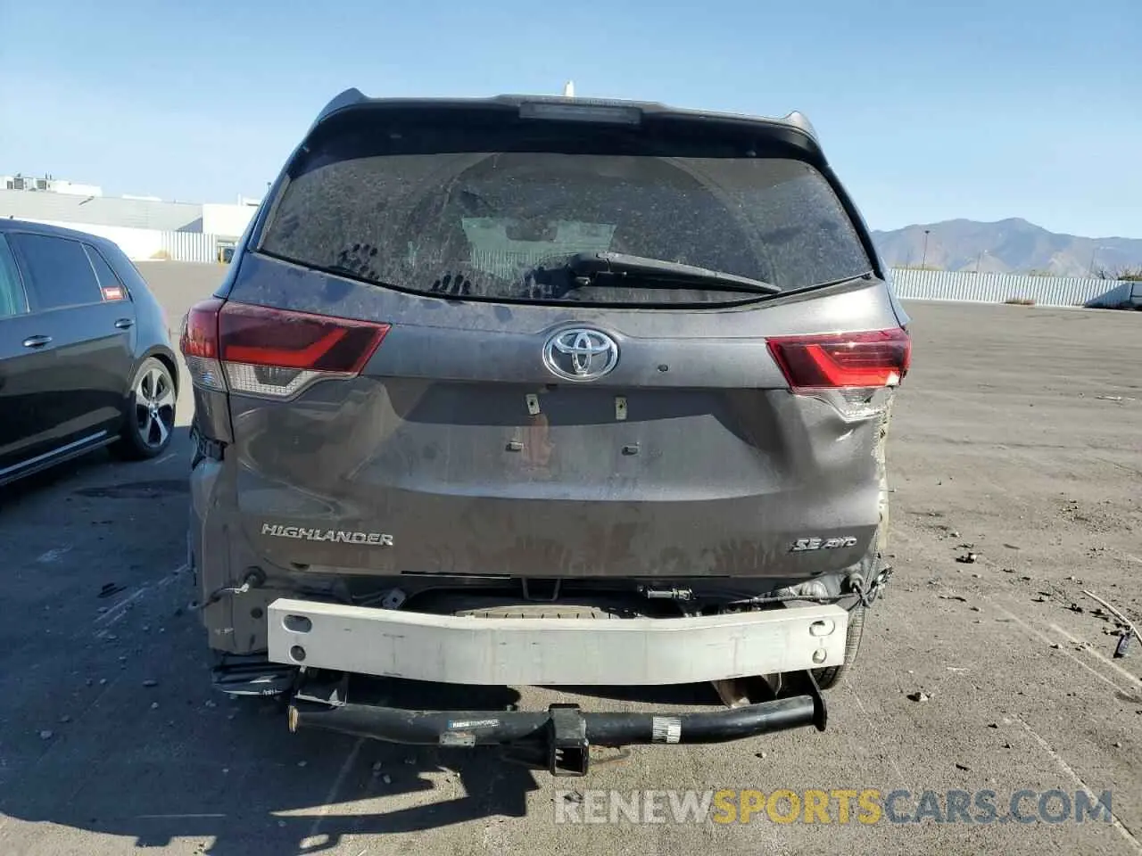 6 Photograph of a damaged car 5TDJZRFH7KS608223 TOYOTA HIGHLANDER 2019