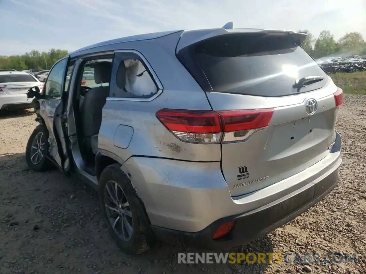 3 Photograph of a damaged car 5TDJZRFH7KS611879 TOYOTA HIGHLANDER 2019