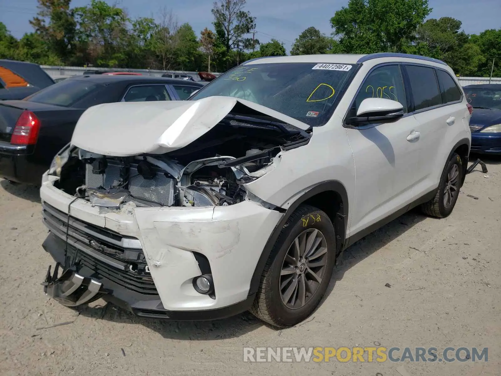 2 Photograph of a damaged car 5TDJZRFH7KS614359 TOYOTA HIGHLANDER 2019
