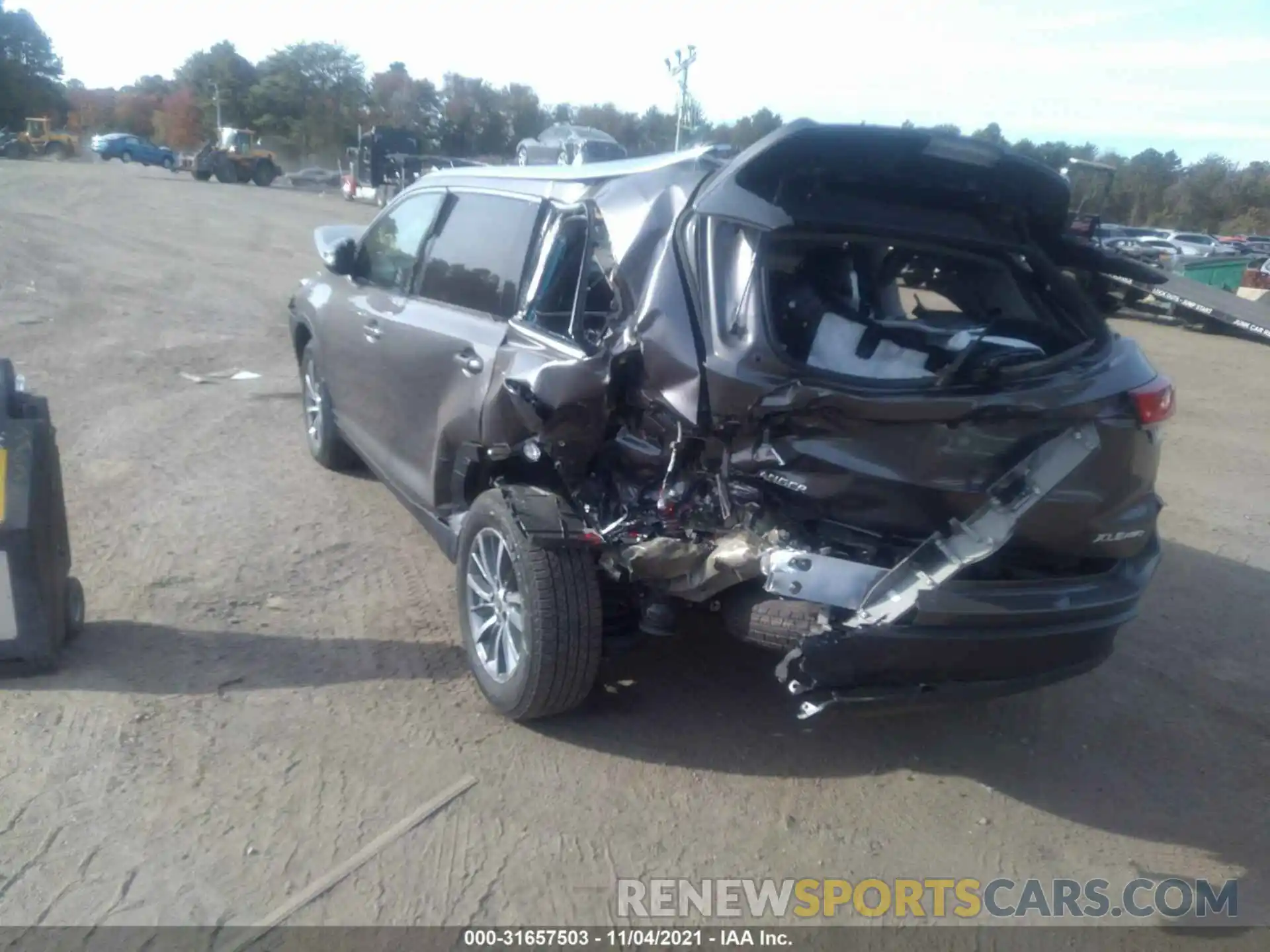 3 Photograph of a damaged car 5TDJZRFH7KS625572 TOYOTA HIGHLANDER 2019