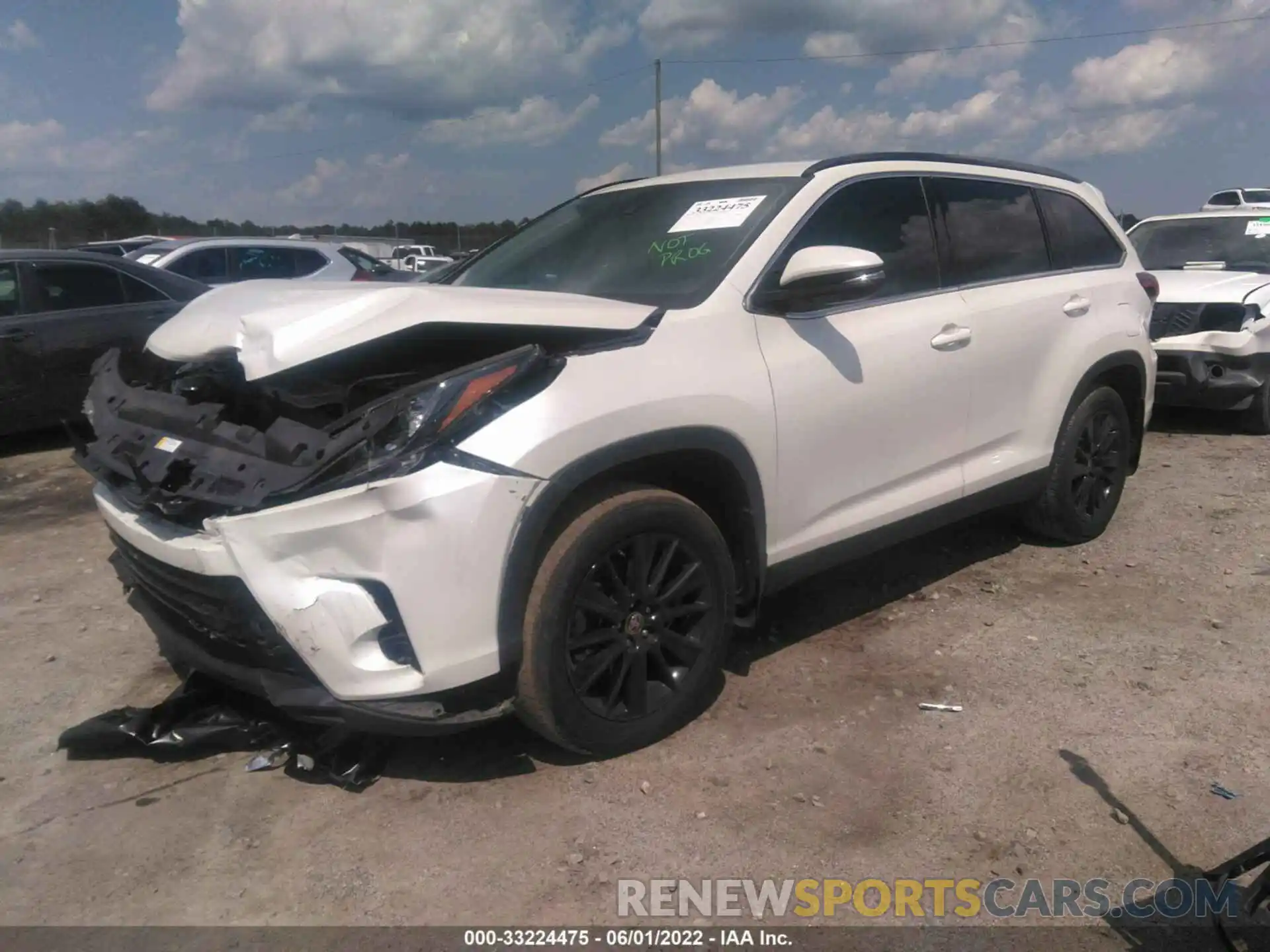 2 Photograph of a damaged car 5TDJZRFH7KS628259 TOYOTA HIGHLANDER 2019