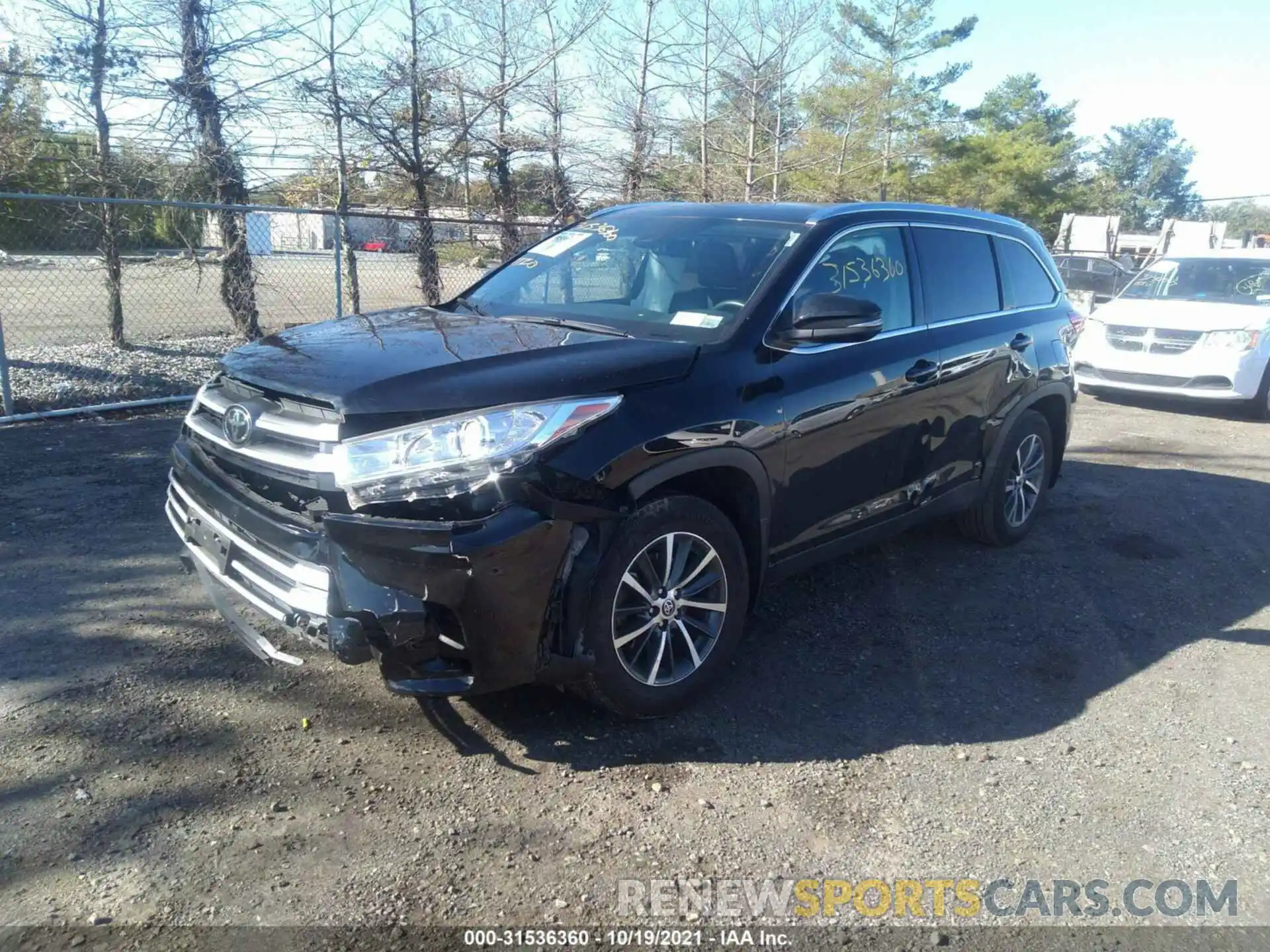 2 Photograph of a damaged car 5TDJZRFH7KS629329 TOYOTA HIGHLANDER 2019