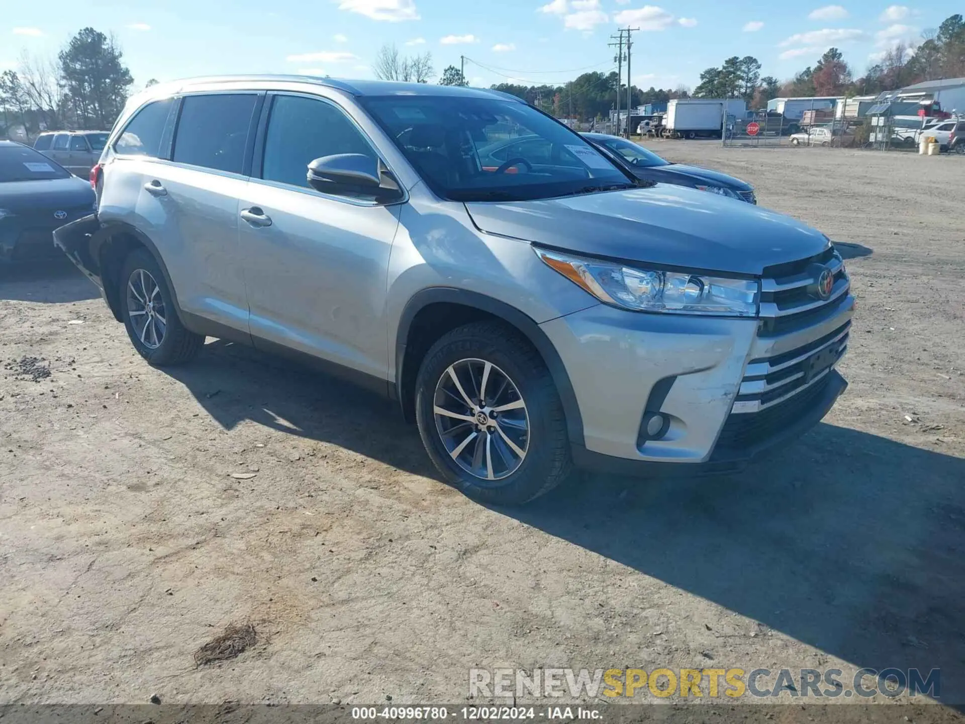 1 Photograph of a damaged car 5TDJZRFH7KS629976 TOYOTA HIGHLANDER 2019