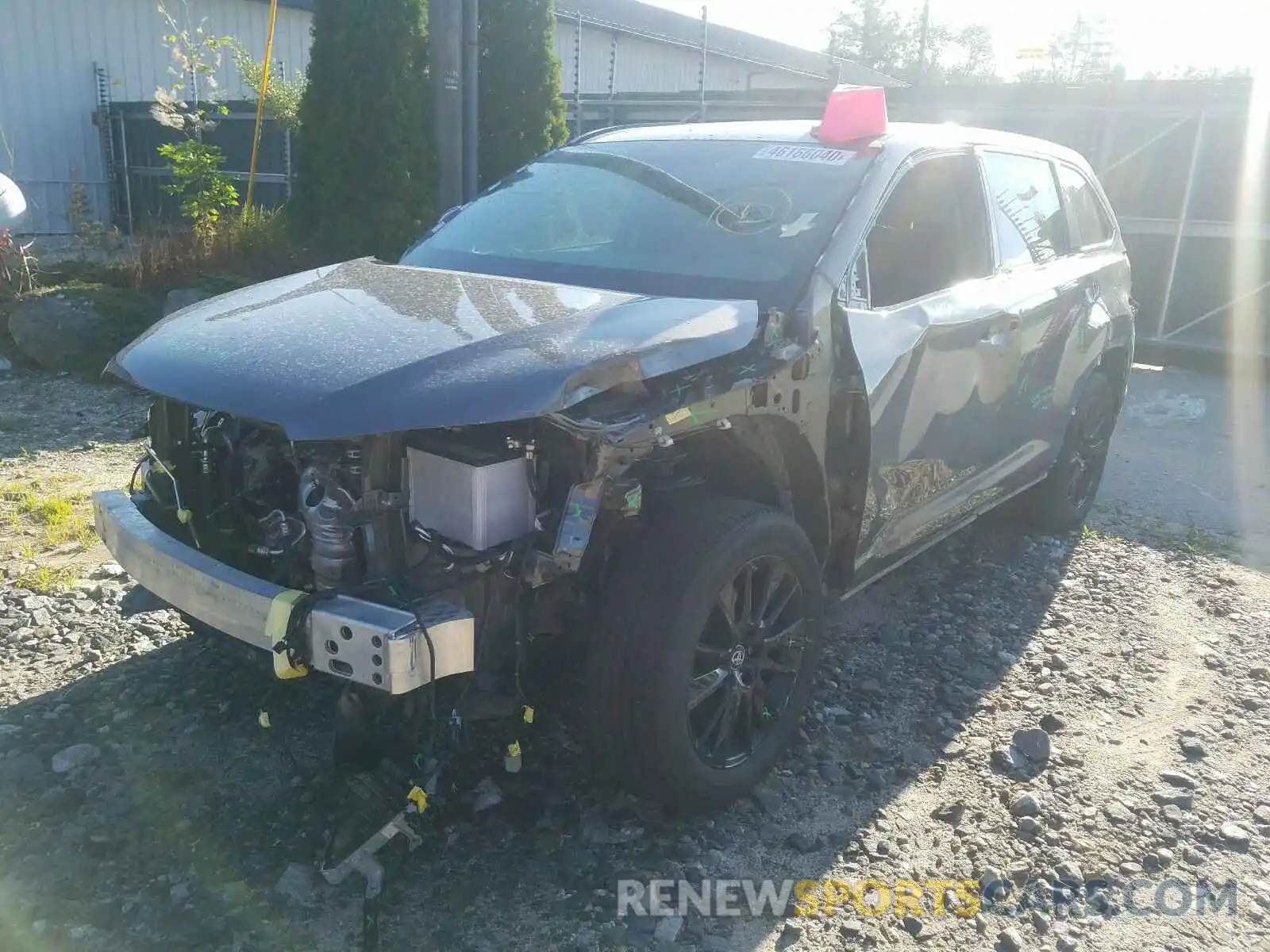 2 Photograph of a damaged car 5TDJZRFH7KS702196 TOYOTA HIGHLANDER 2019