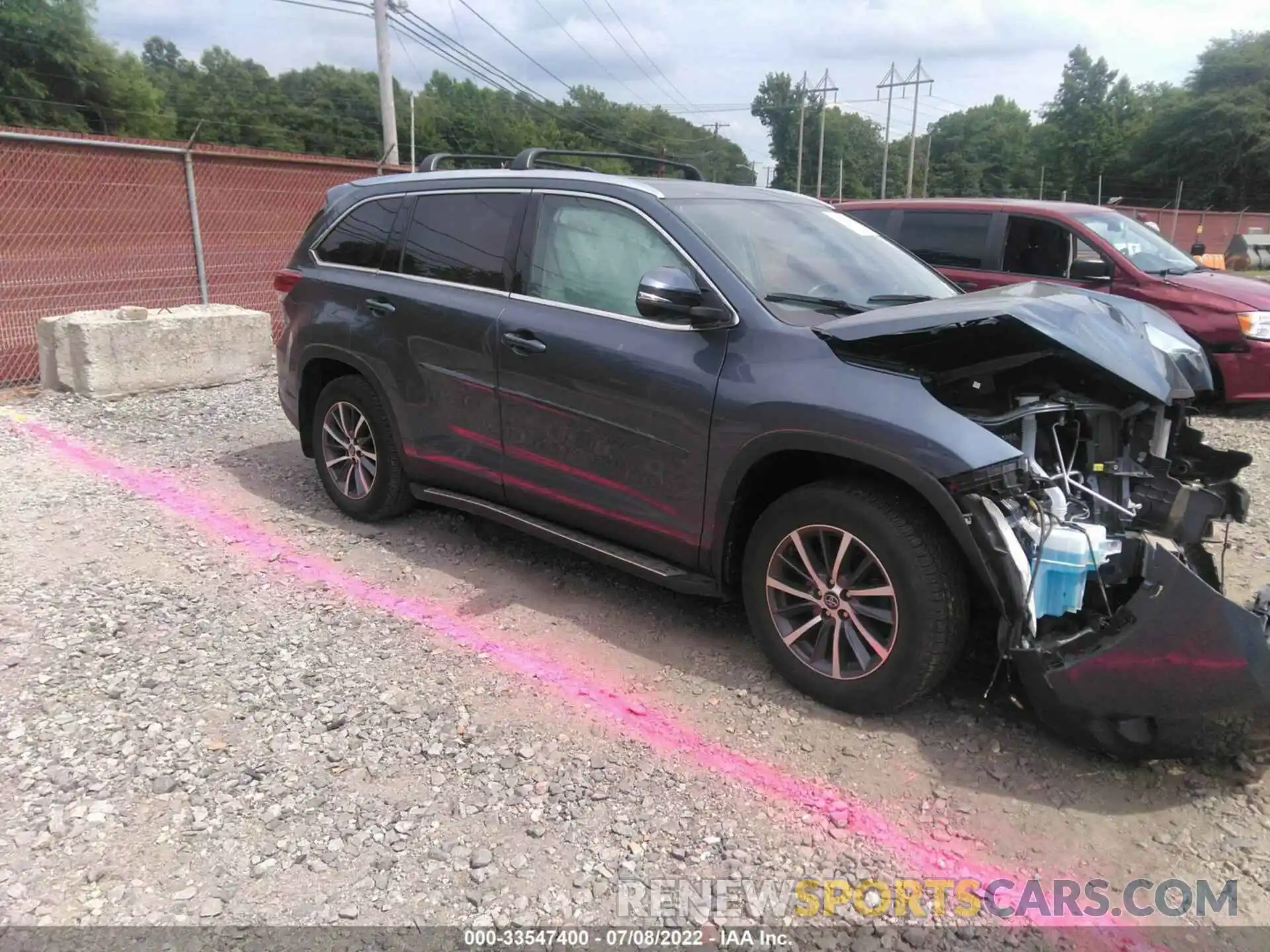 1 Photograph of a damaged car 5TDJZRFH7KS703915 TOYOTA HIGHLANDER 2019