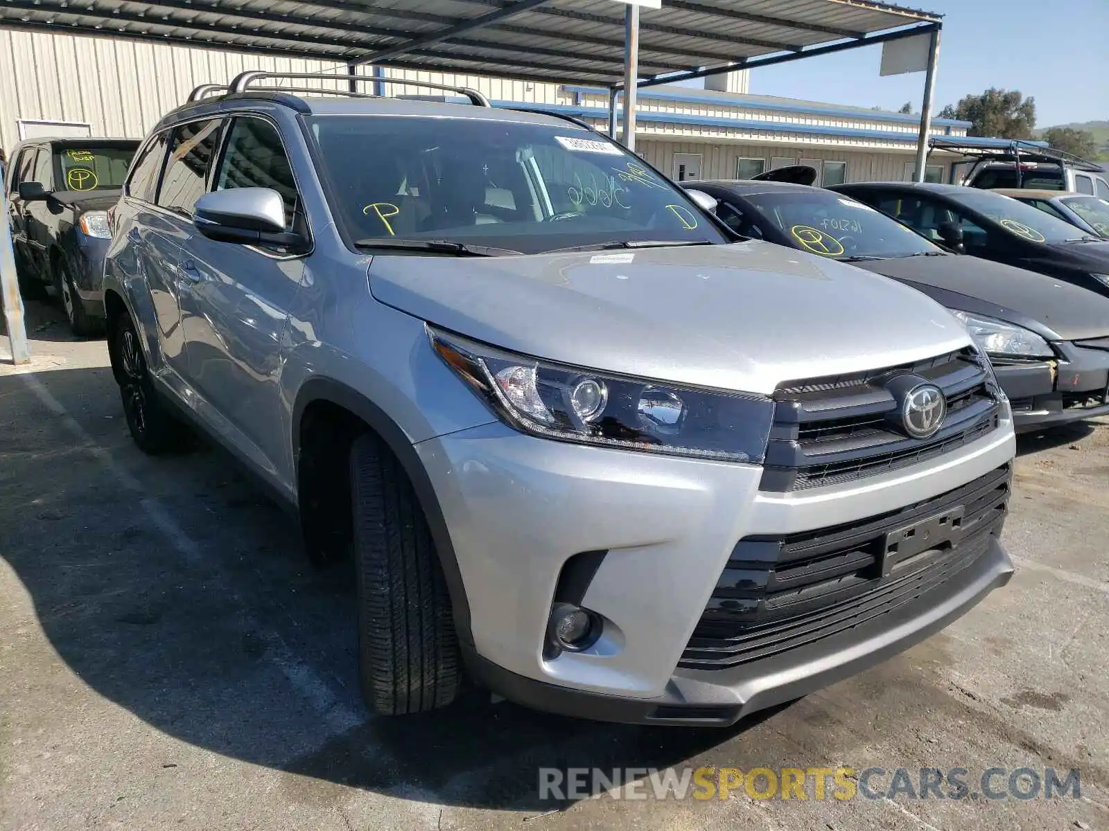 1 Photograph of a damaged car 5TDJZRFH7KS706328 TOYOTA HIGHLANDER 2019