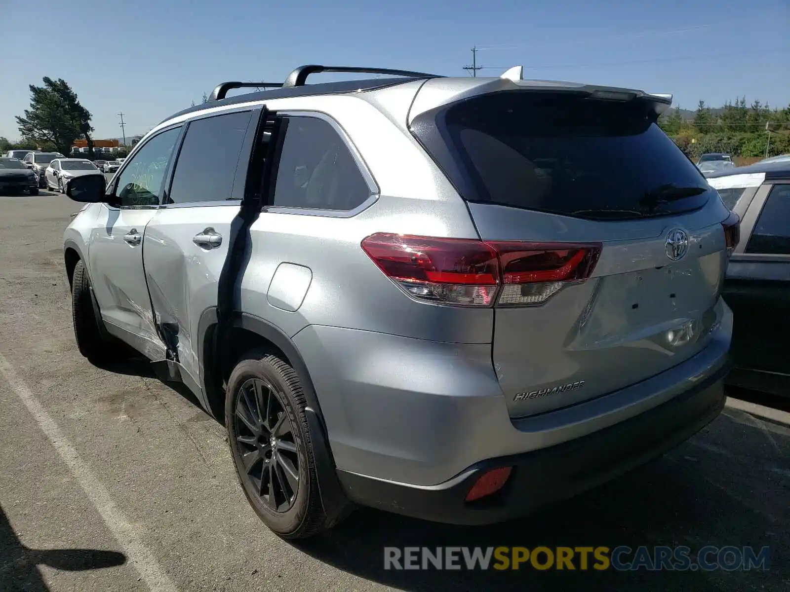 3 Photograph of a damaged car 5TDJZRFH7KS706328 TOYOTA HIGHLANDER 2019