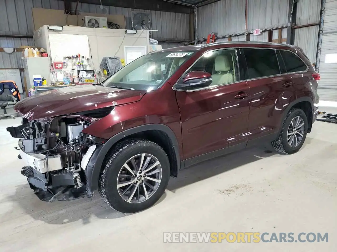 1 Photograph of a damaged car 5TDJZRFH7KS708483 TOYOTA HIGHLANDER 2019