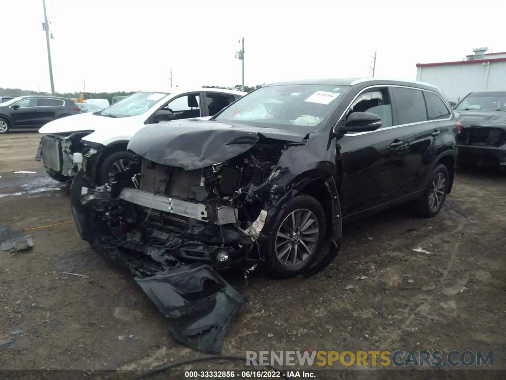 2 Photograph of a damaged car 5TDJZRFH7KS711951 TOYOTA HIGHLANDER 2019