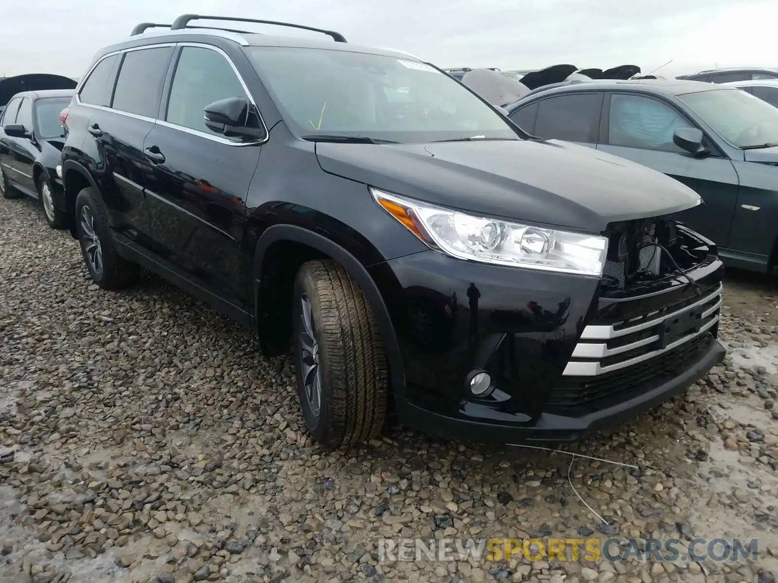 1 Photograph of a damaged car 5TDJZRFH7KS716860 TOYOTA HIGHLANDER 2019