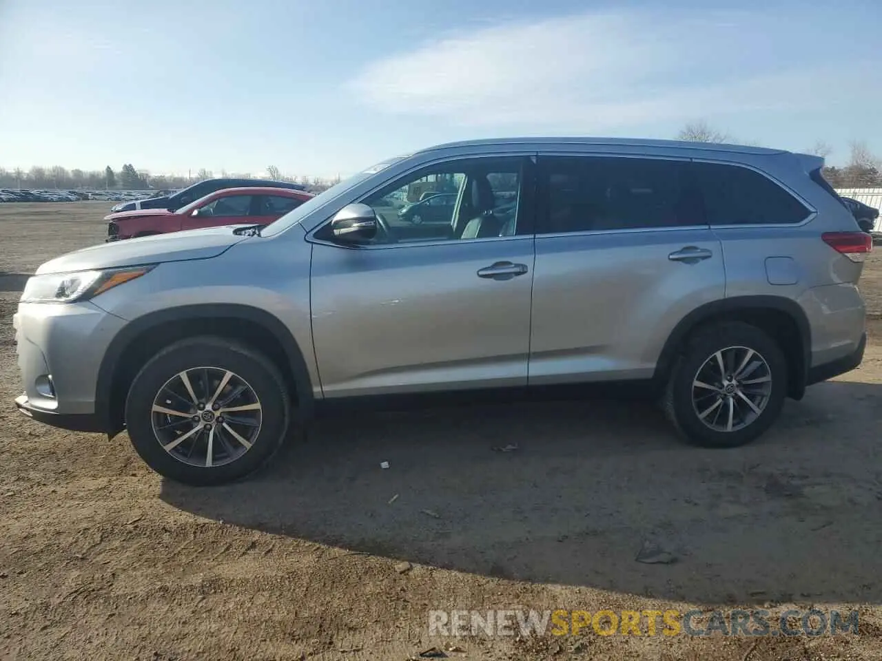 1 Photograph of a damaged car 5TDJZRFH7KS734727 TOYOTA HIGHLANDER 2019