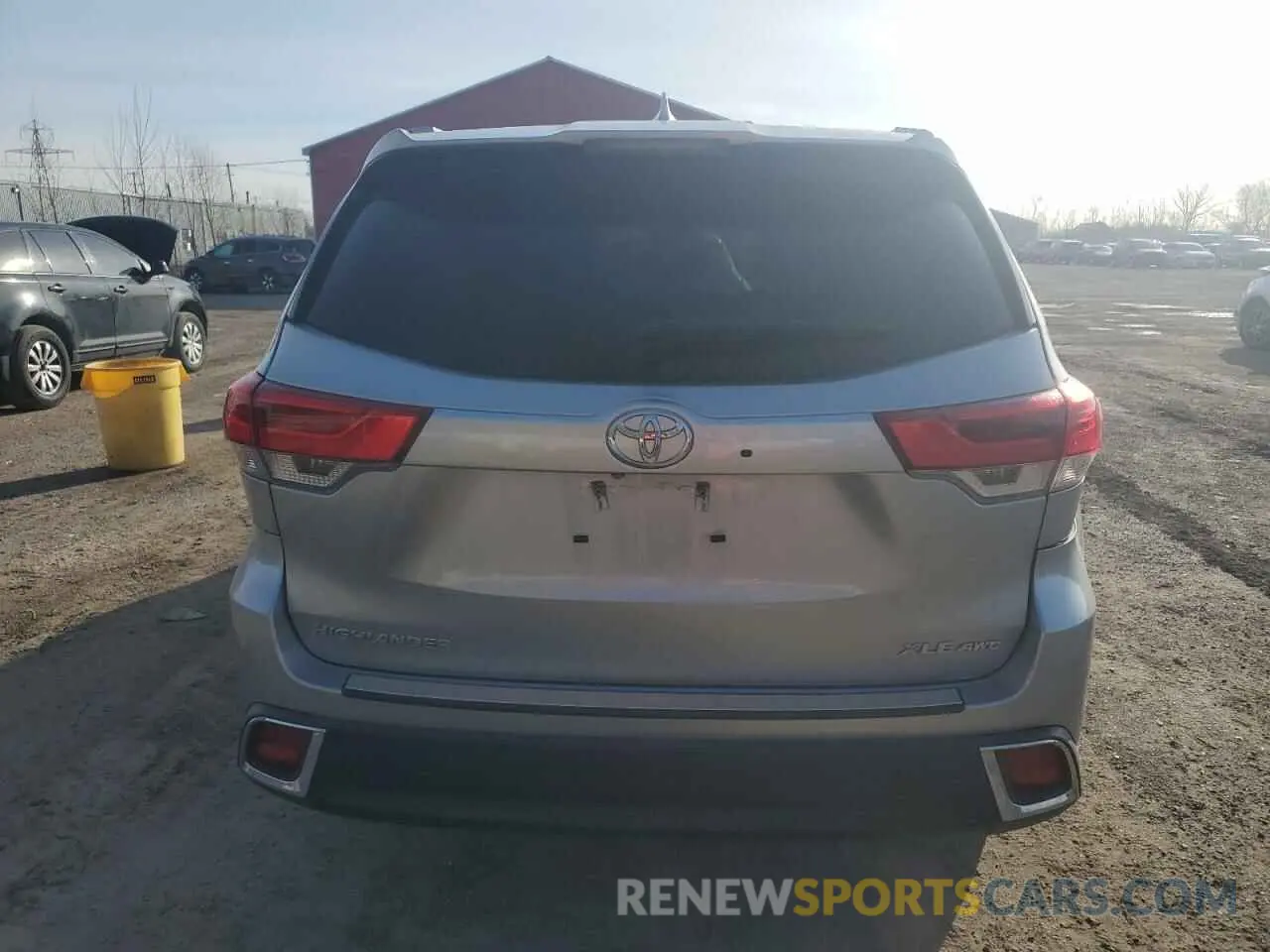 6 Photograph of a damaged car 5TDJZRFH7KS734727 TOYOTA HIGHLANDER 2019