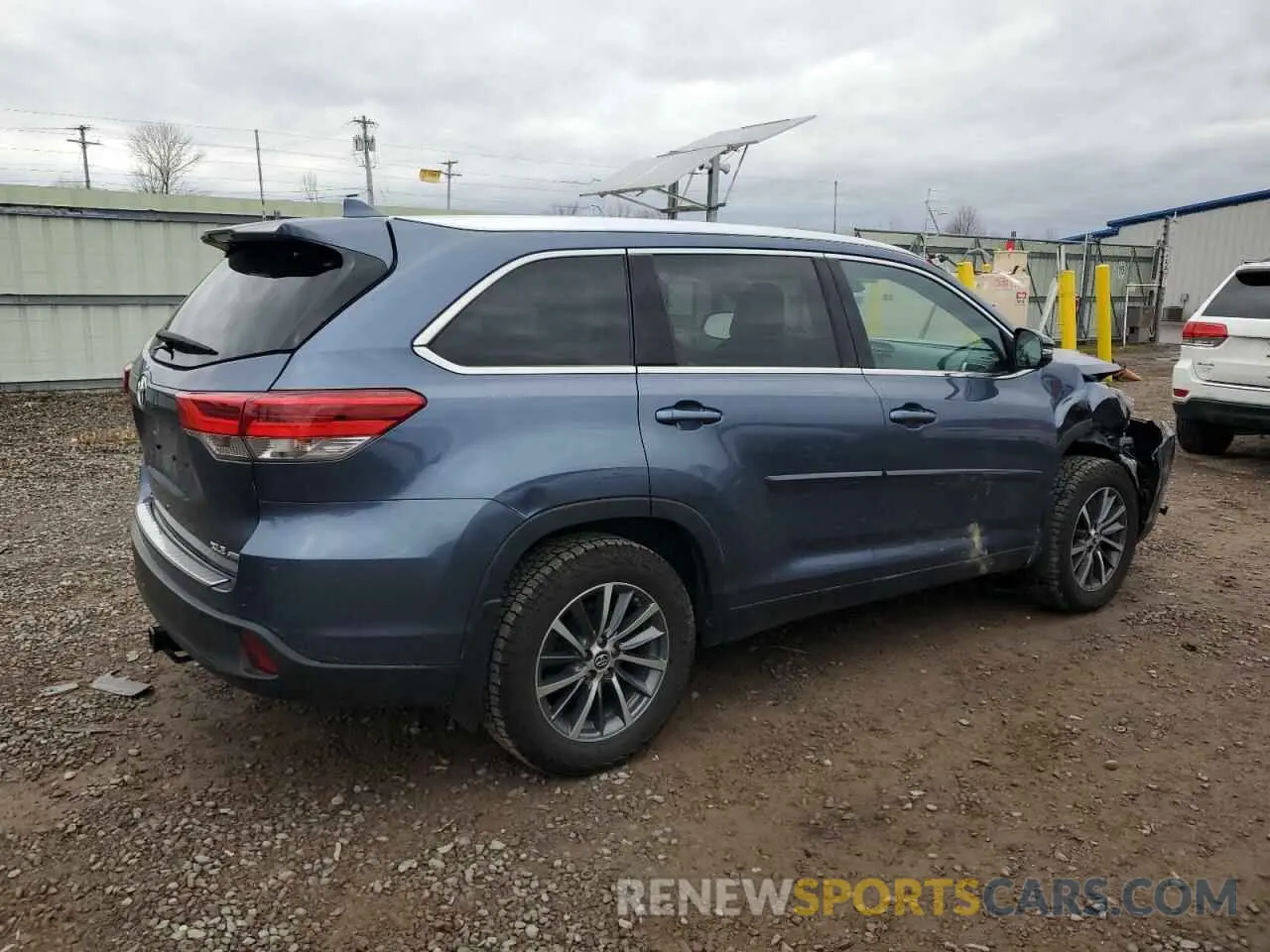 3 Photograph of a damaged car 5TDJZRFH7KS737529 TOYOTA HIGHLANDER 2019