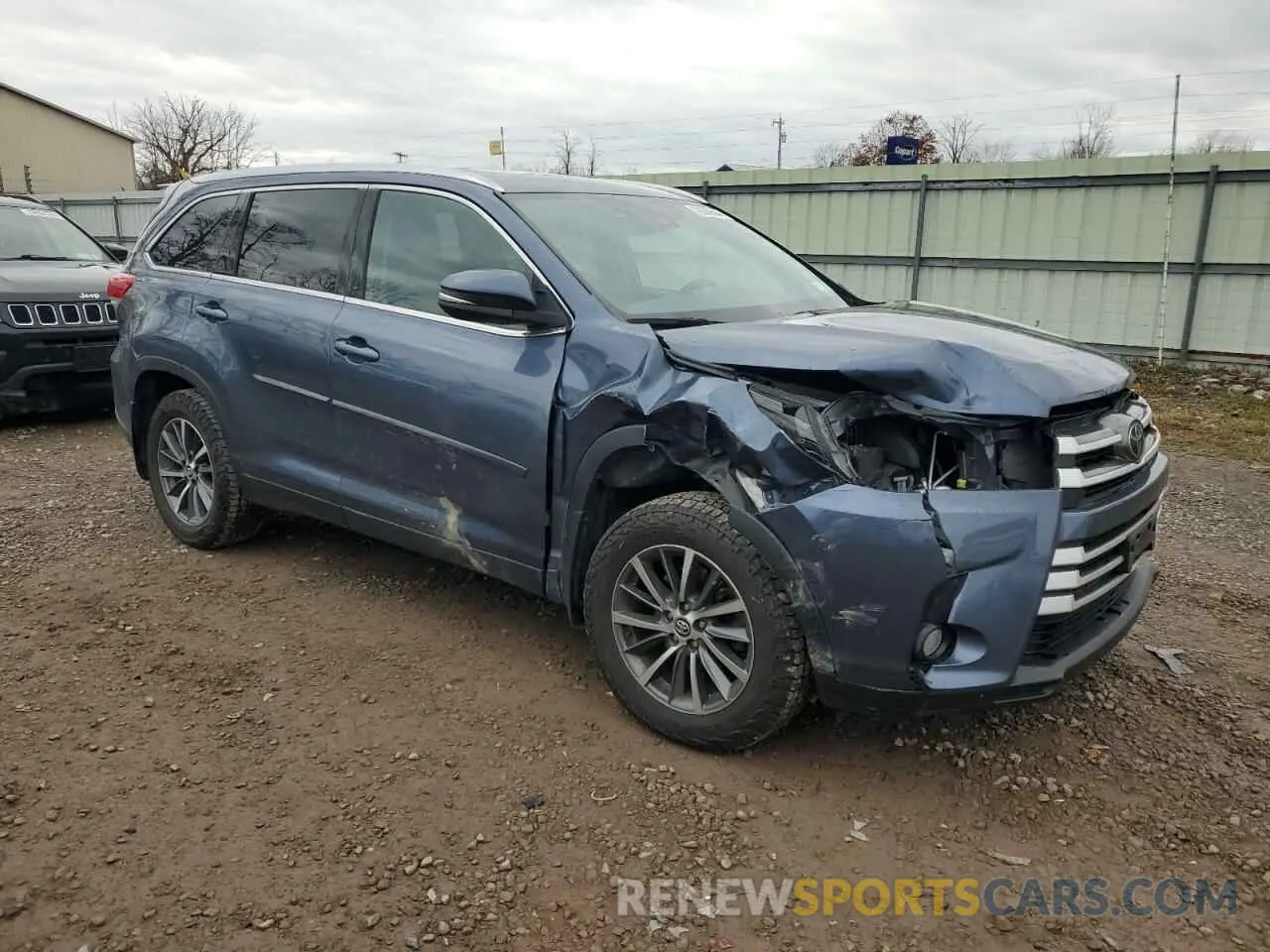 4 Photograph of a damaged car 5TDJZRFH7KS737529 TOYOTA HIGHLANDER 2019