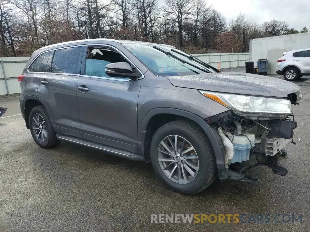 4 Photograph of a damaged car 5TDJZRFH7KS917626 TOYOTA HIGHLANDER 2019