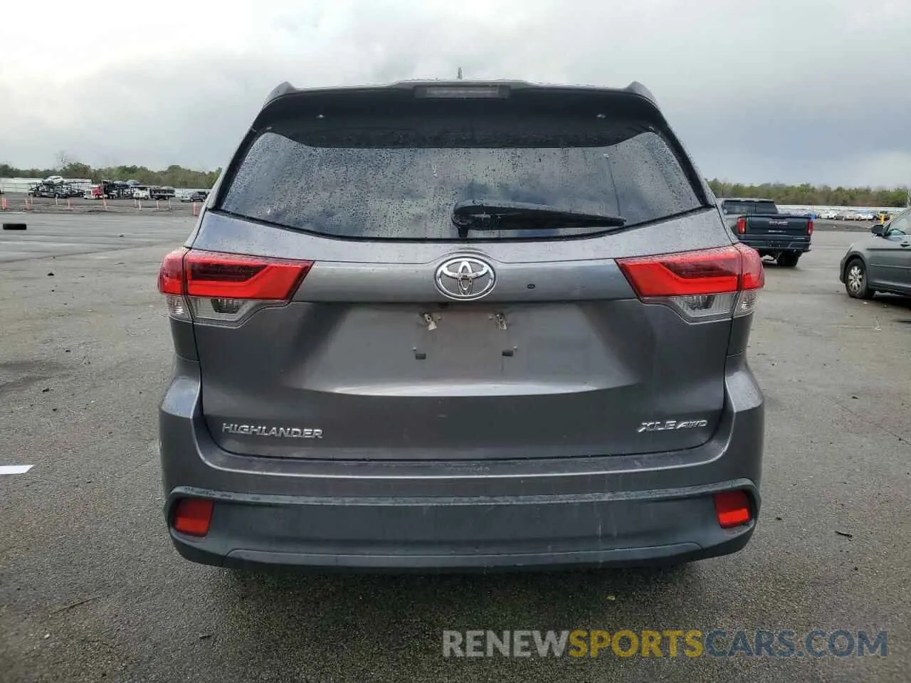 6 Photograph of a damaged car 5TDJZRFH7KS917626 TOYOTA HIGHLANDER 2019