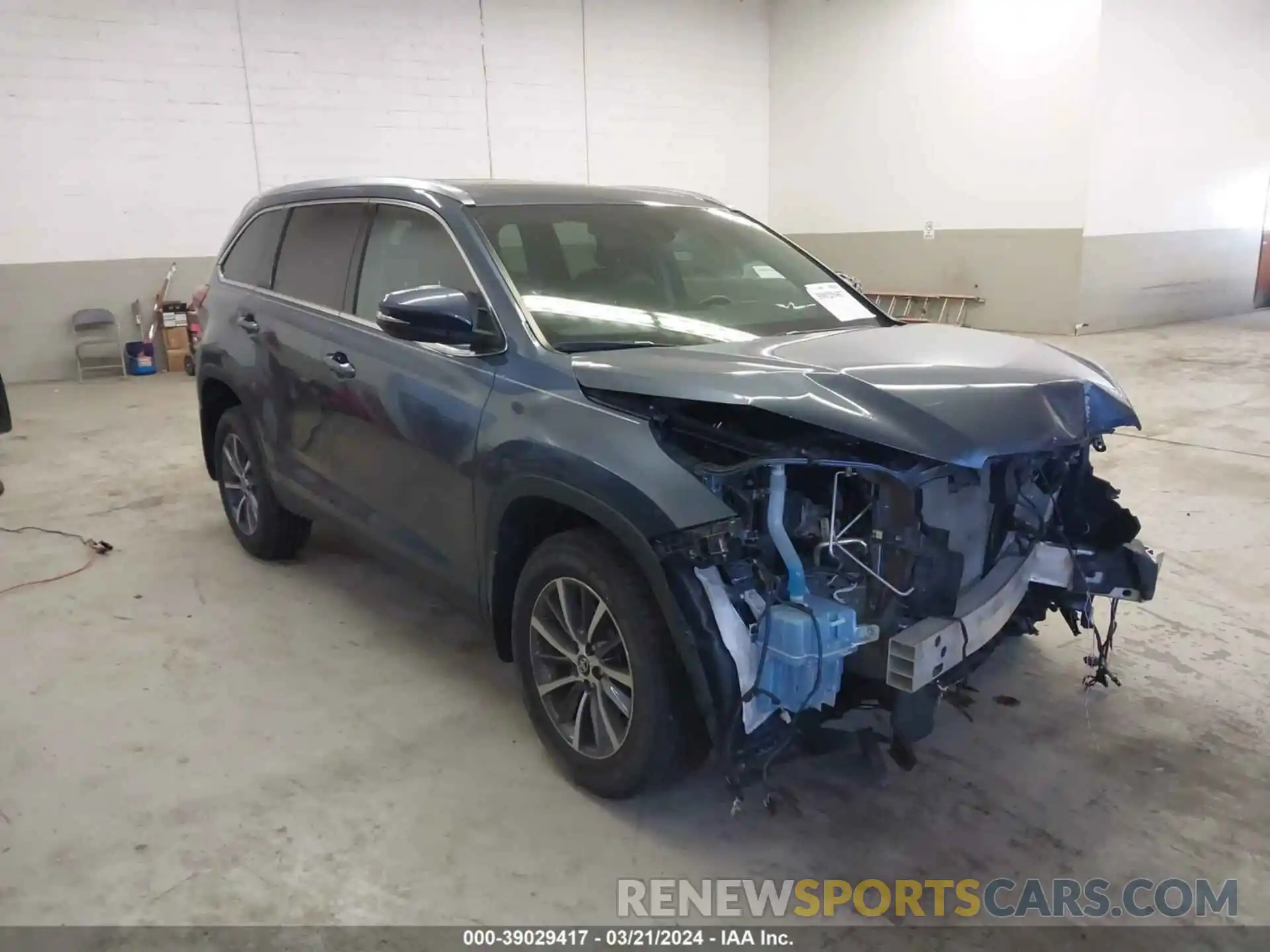 1 Photograph of a damaged car 5TDJZRFH7KS920431 TOYOTA HIGHLANDER 2019