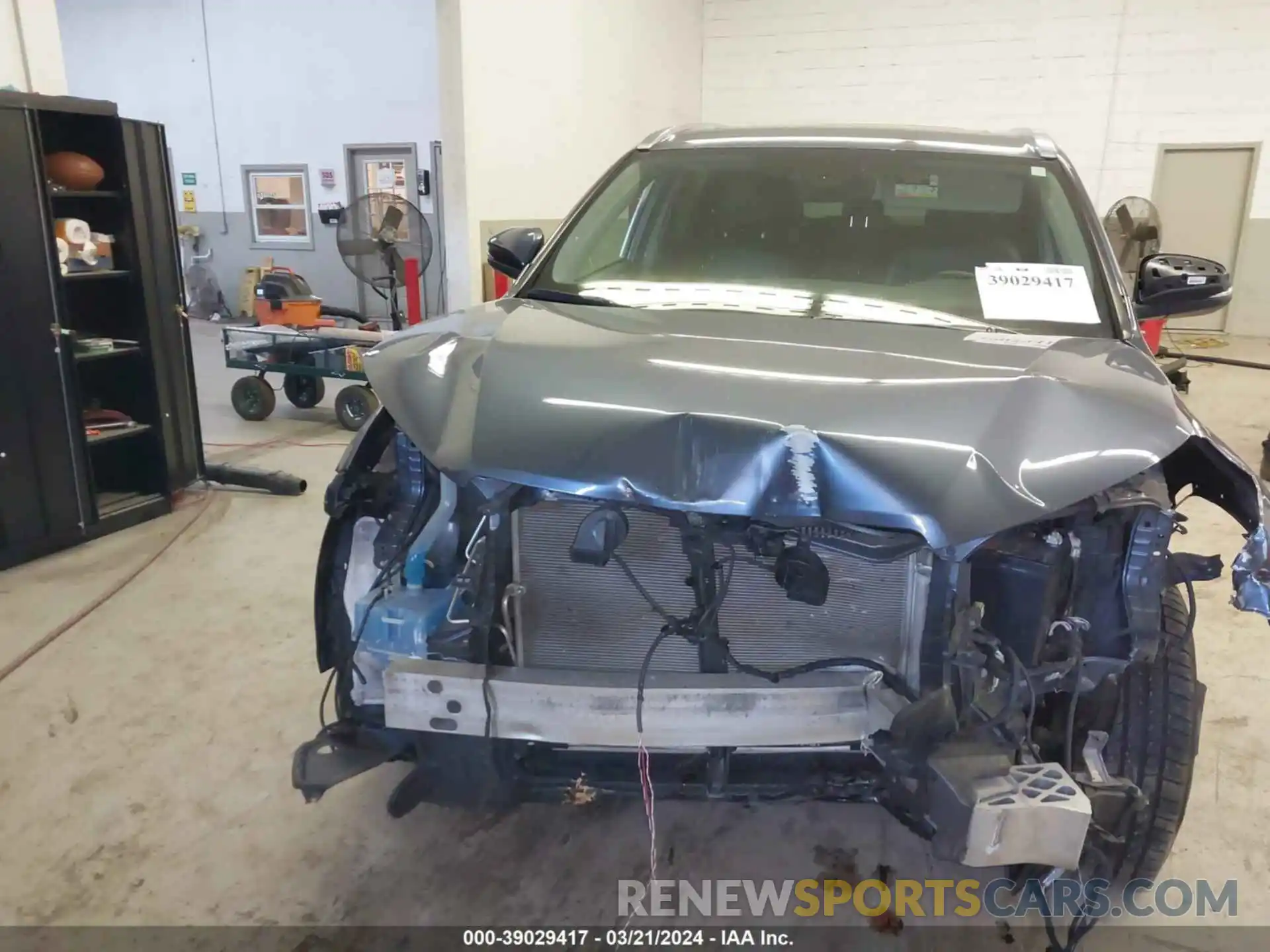 13 Photograph of a damaged car 5TDJZRFH7KS920431 TOYOTA HIGHLANDER 2019