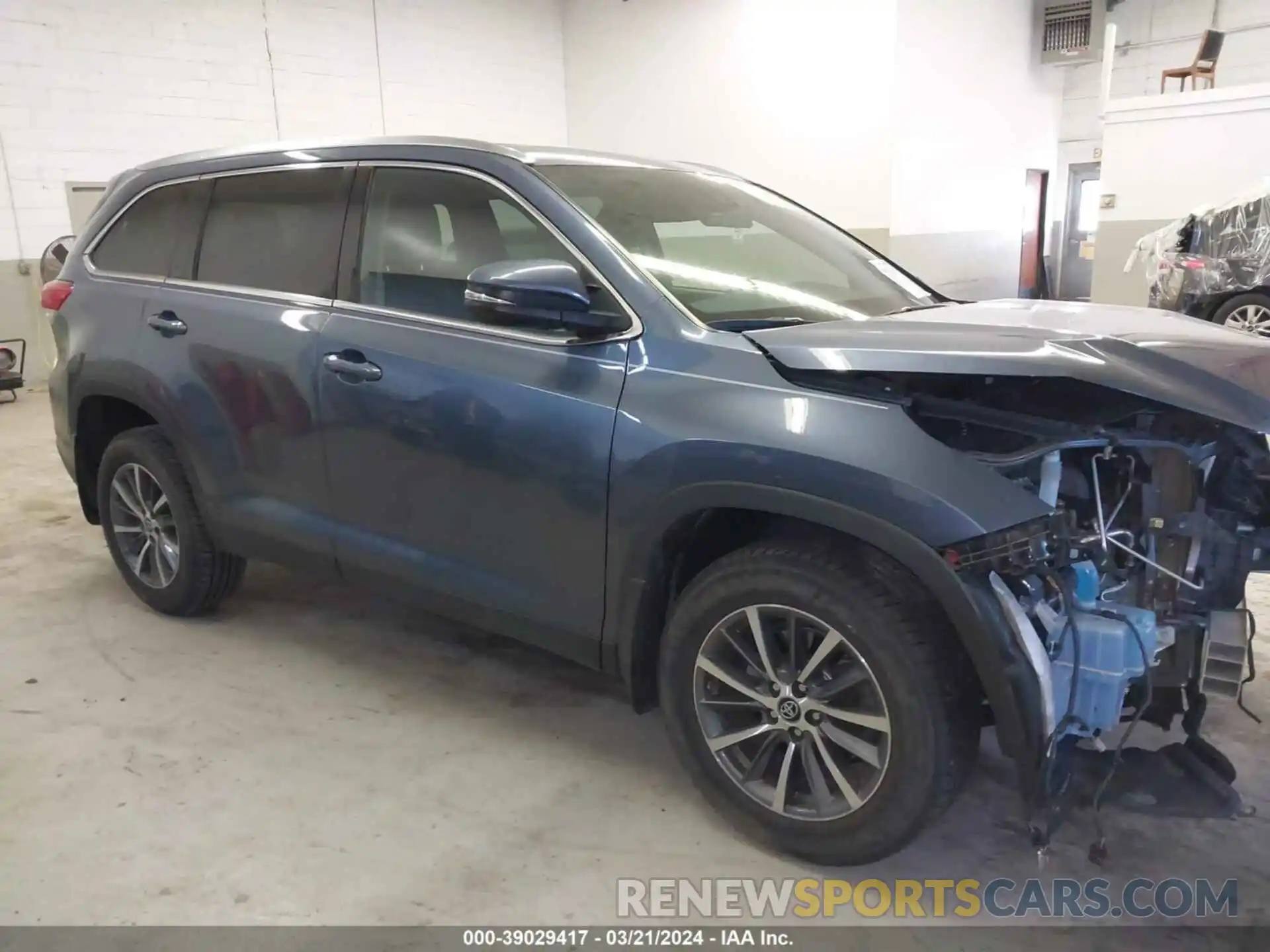 14 Photograph of a damaged car 5TDJZRFH7KS920431 TOYOTA HIGHLANDER 2019