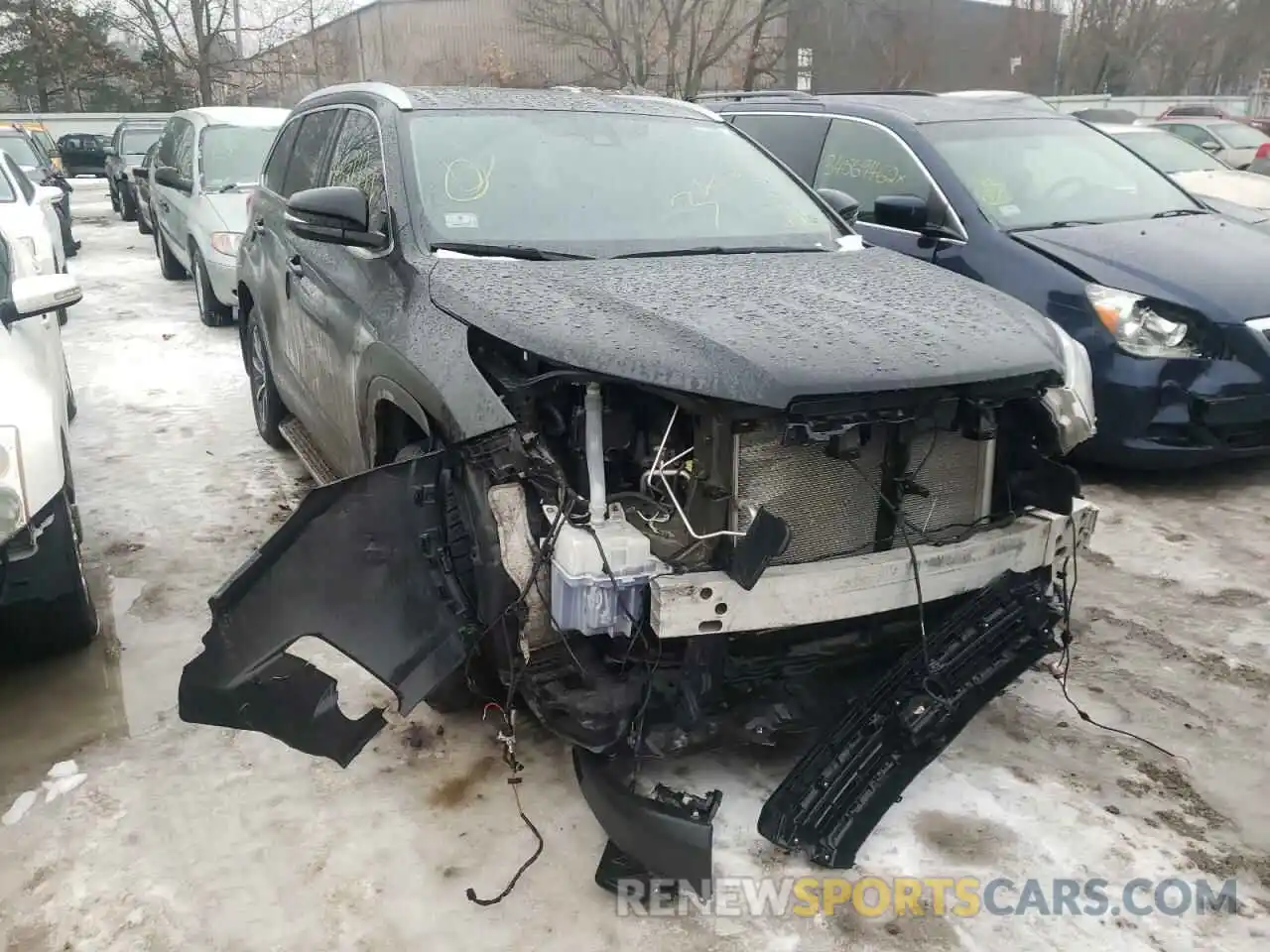 1 Photograph of a damaged car 5TDJZRFH7KS925340 TOYOTA HIGHLANDER 2019