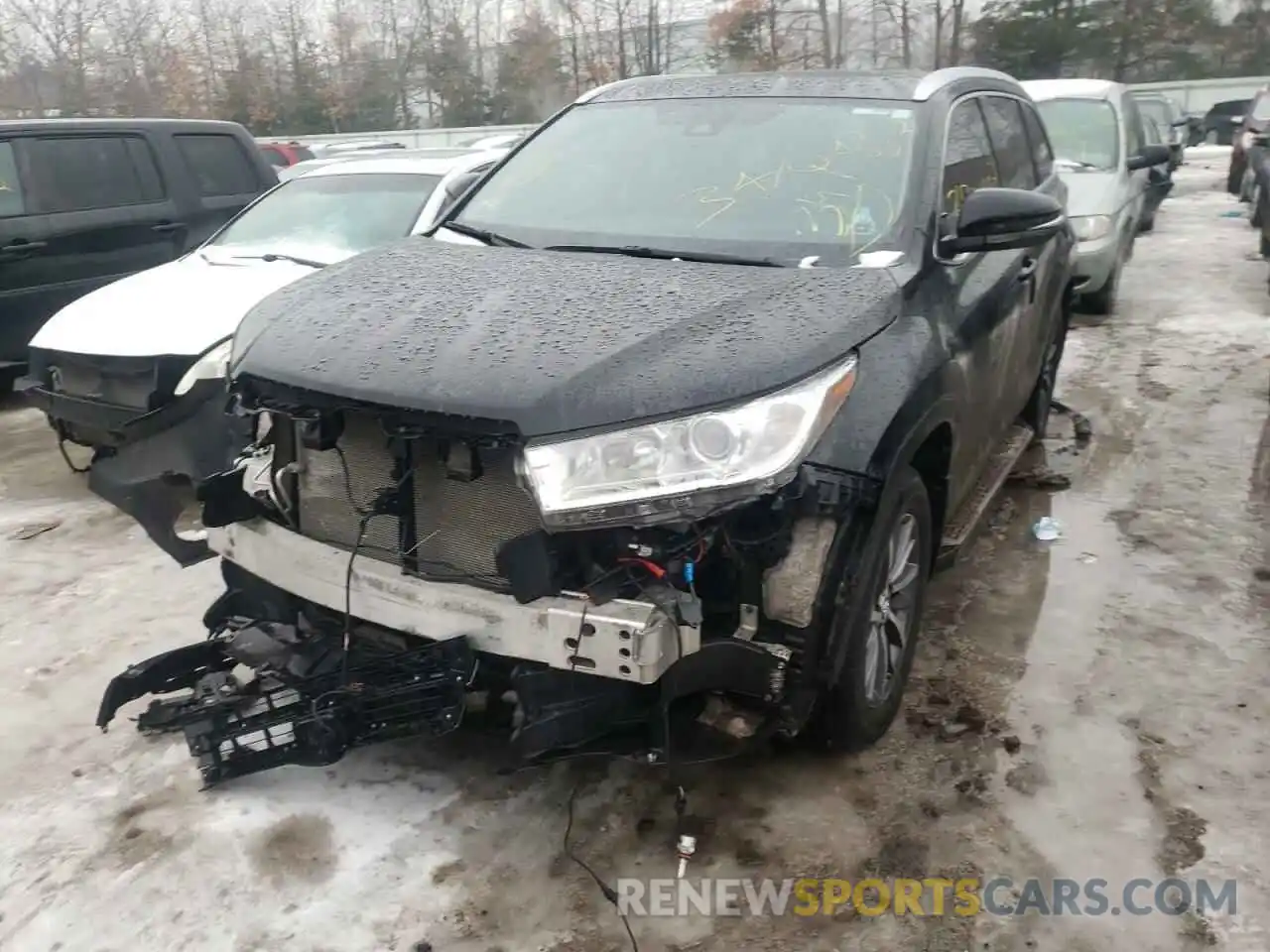 2 Photograph of a damaged car 5TDJZRFH7KS925340 TOYOTA HIGHLANDER 2019