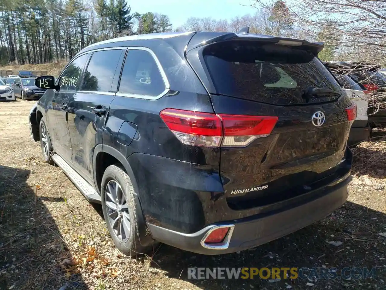 3 Photograph of a damaged car 5TDJZRFH7KS925340 TOYOTA HIGHLANDER 2019