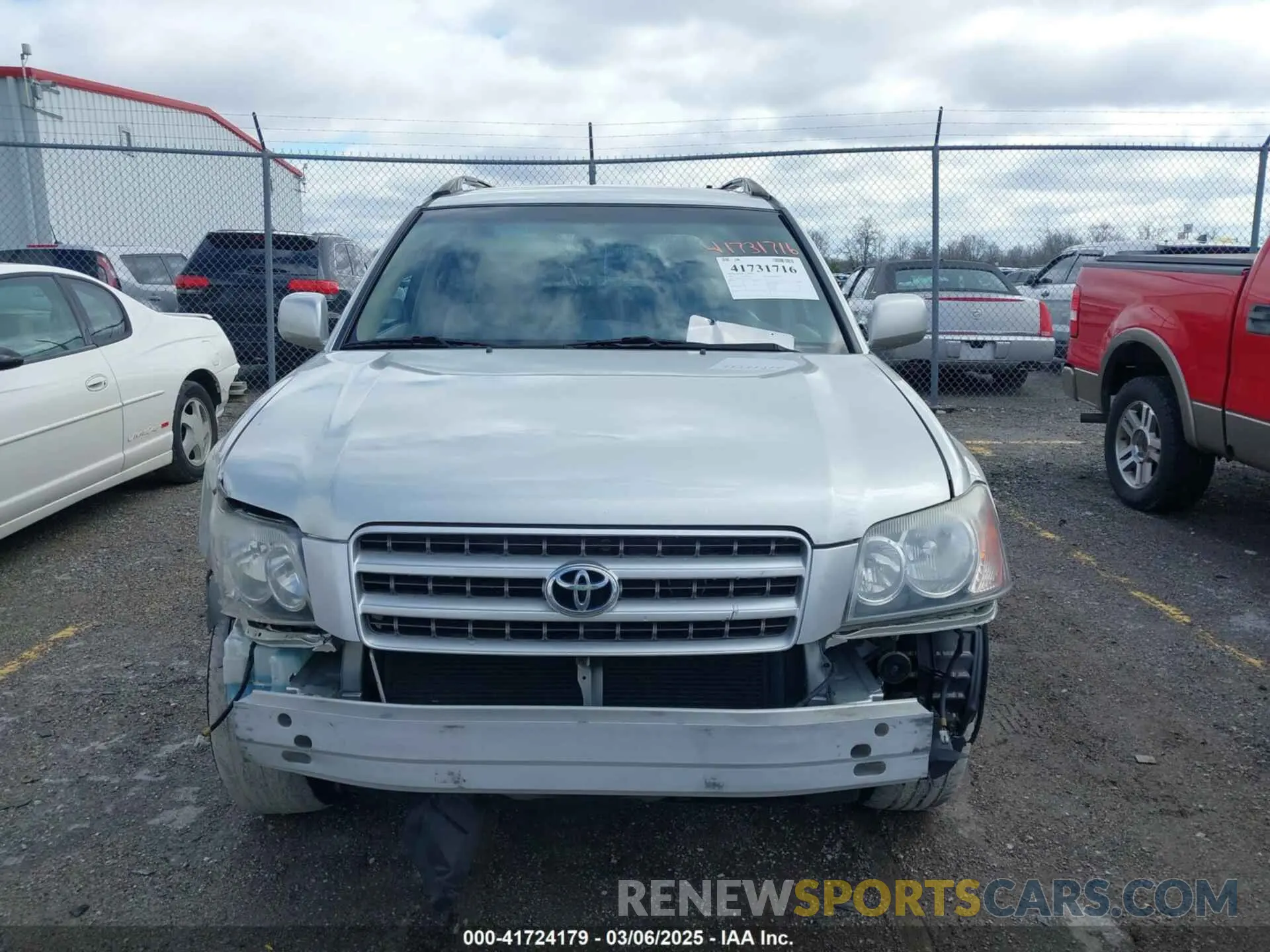 12 Photograph of a damaged car 5TDJZRFH7KS952229 TOYOTA HIGHLANDER 2019