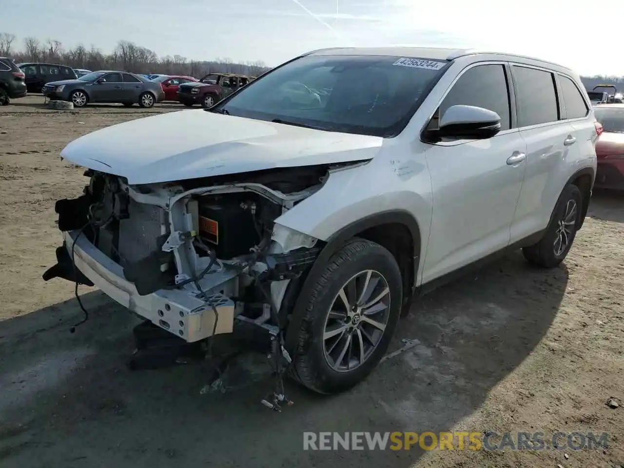 1 Photograph of a damaged car 5TDJZRFH7KS954157 TOYOTA HIGHLANDER 2019