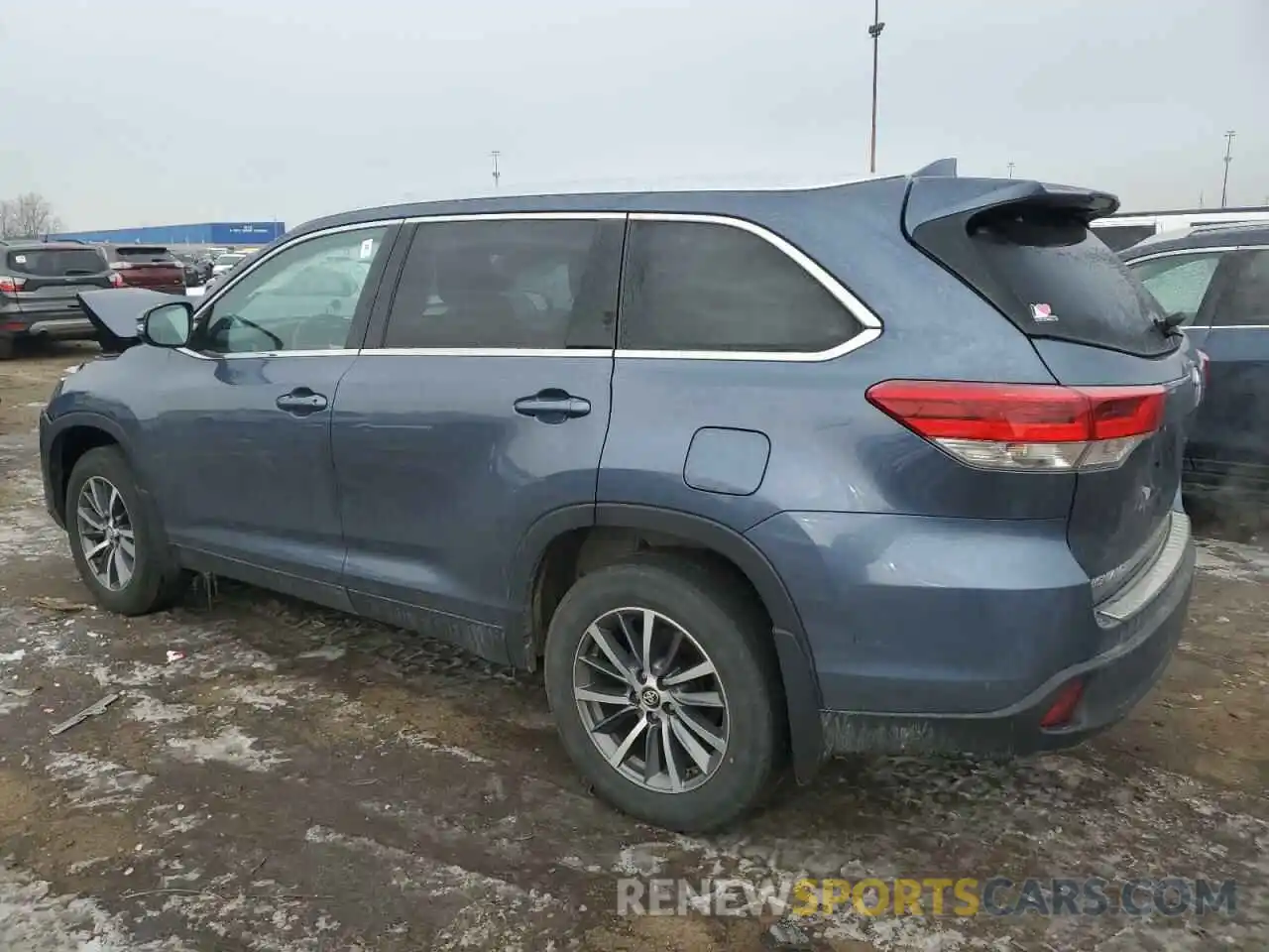 2 Photograph of a damaged car 5TDJZRFH7KS993346 TOYOTA HIGHLANDER 2019