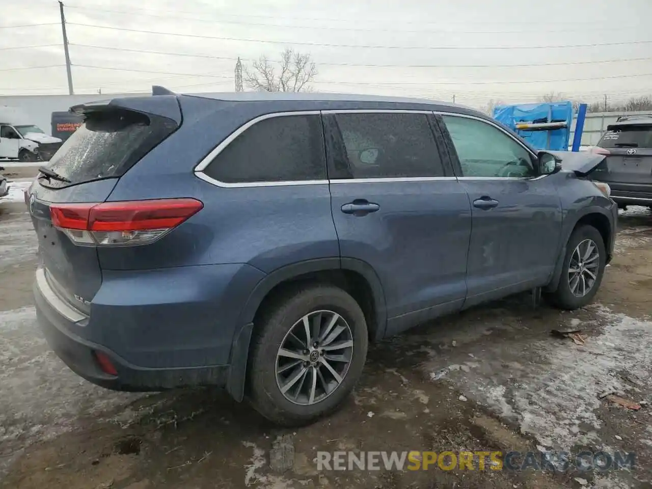 3 Photograph of a damaged car 5TDJZRFH7KS993346 TOYOTA HIGHLANDER 2019