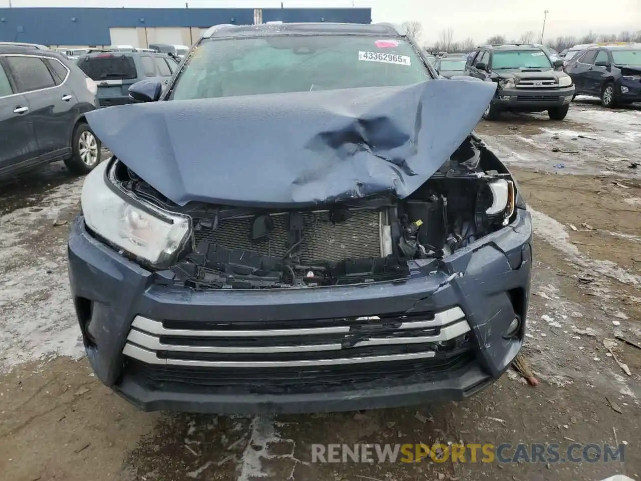 5 Photograph of a damaged car 5TDJZRFH7KS993346 TOYOTA HIGHLANDER 2019