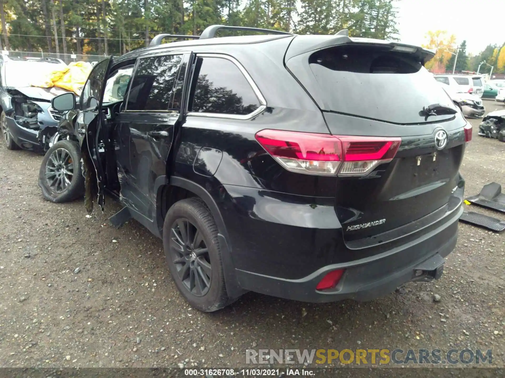 3 Photograph of a damaged car 5TDJZRFH8KS563440 TOYOTA HIGHLANDER 2019