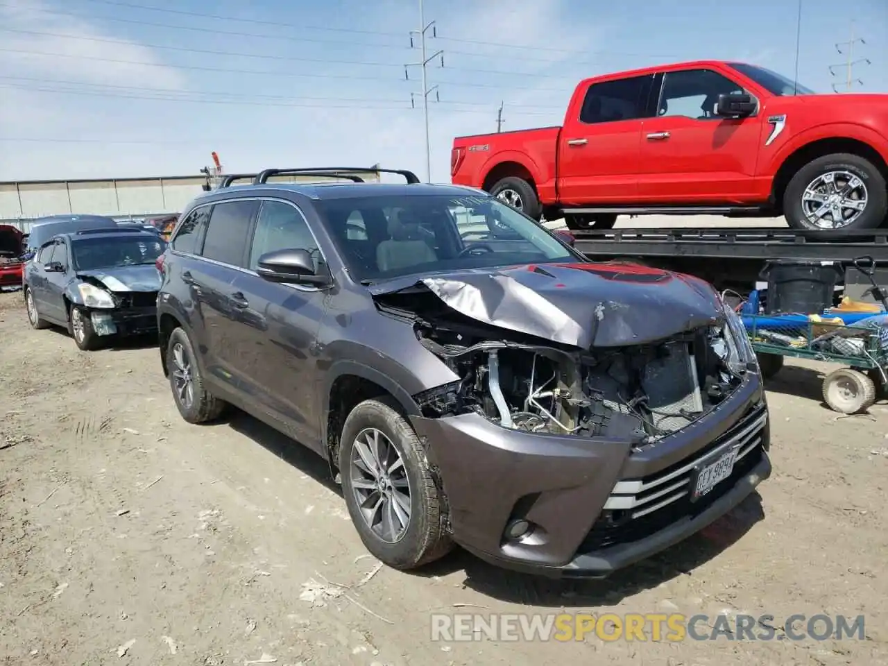 1 Photograph of a damaged car 5TDJZRFH8KS583607 TOYOTA HIGHLANDER 2019