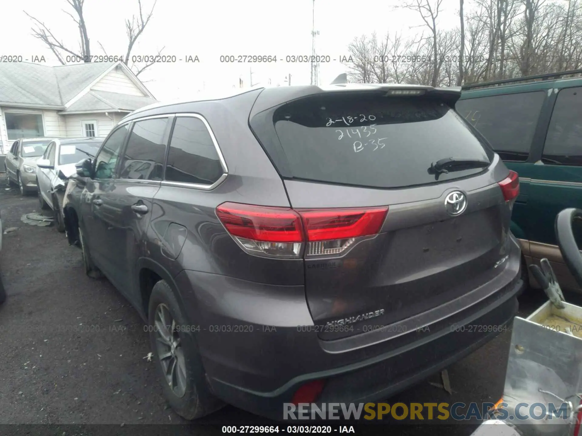 3 Photograph of a damaged car 5TDJZRFH8KS584577 TOYOTA HIGHLANDER 2019