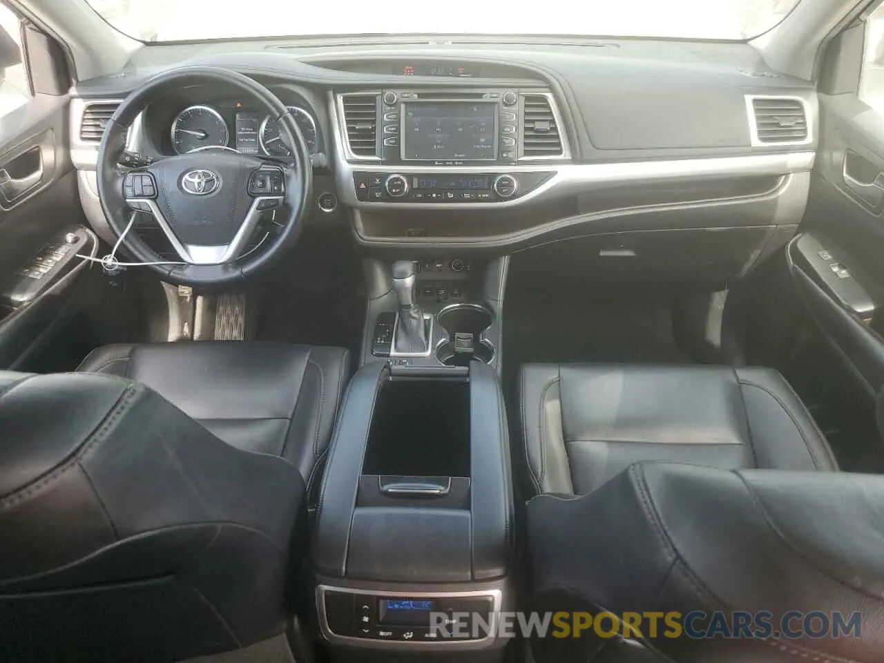 8 Photograph of a damaged car 5TDJZRFH8KS589441 TOYOTA HIGHLANDER 2019