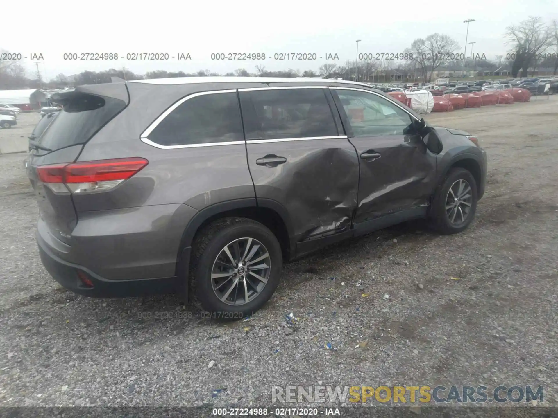 4 Photograph of a damaged car 5TDJZRFH8KS594932 TOYOTA HIGHLANDER 2019