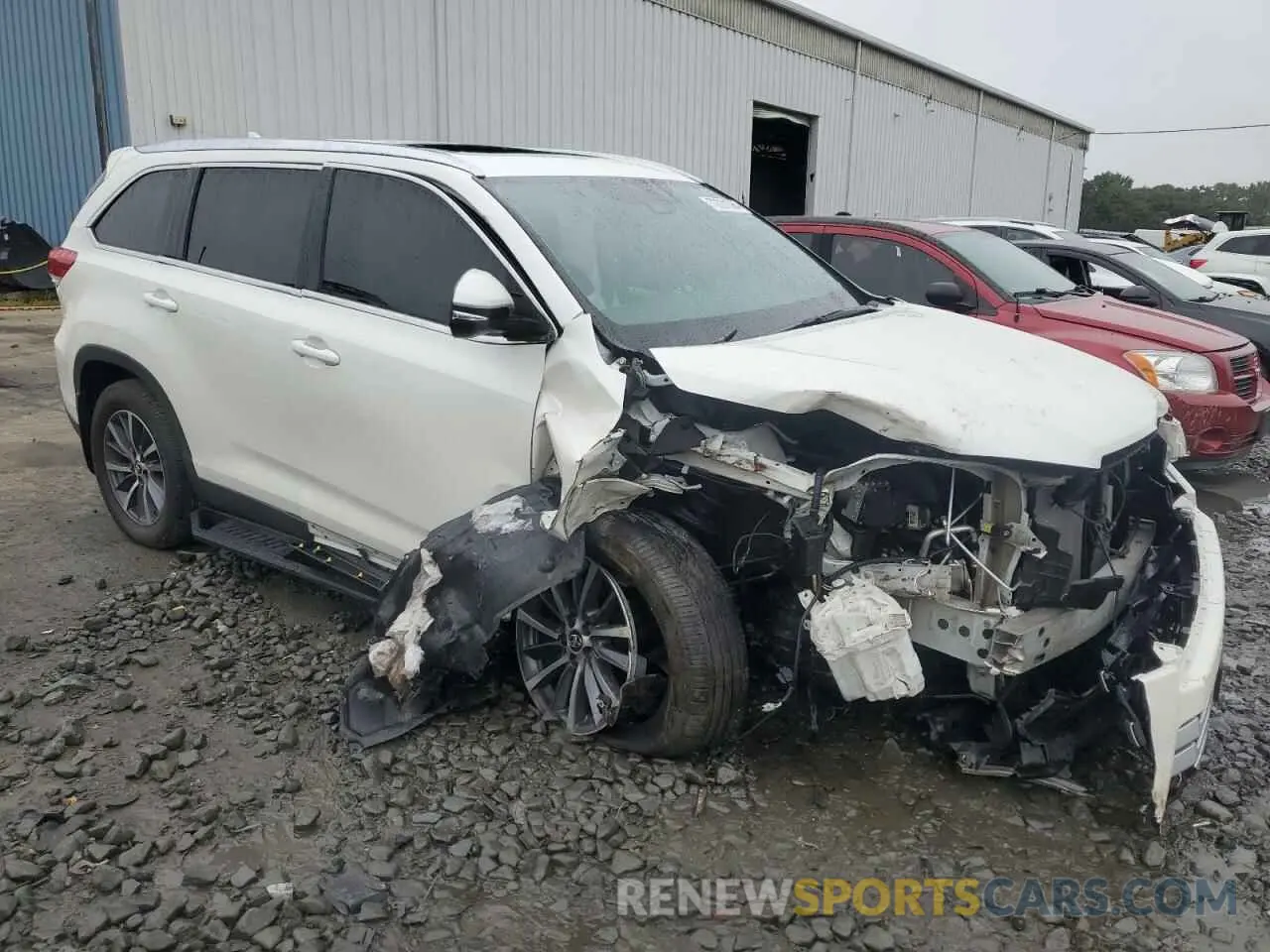 4 Photograph of a damaged car 5TDJZRFH8KS600339 TOYOTA HIGHLANDER 2019
