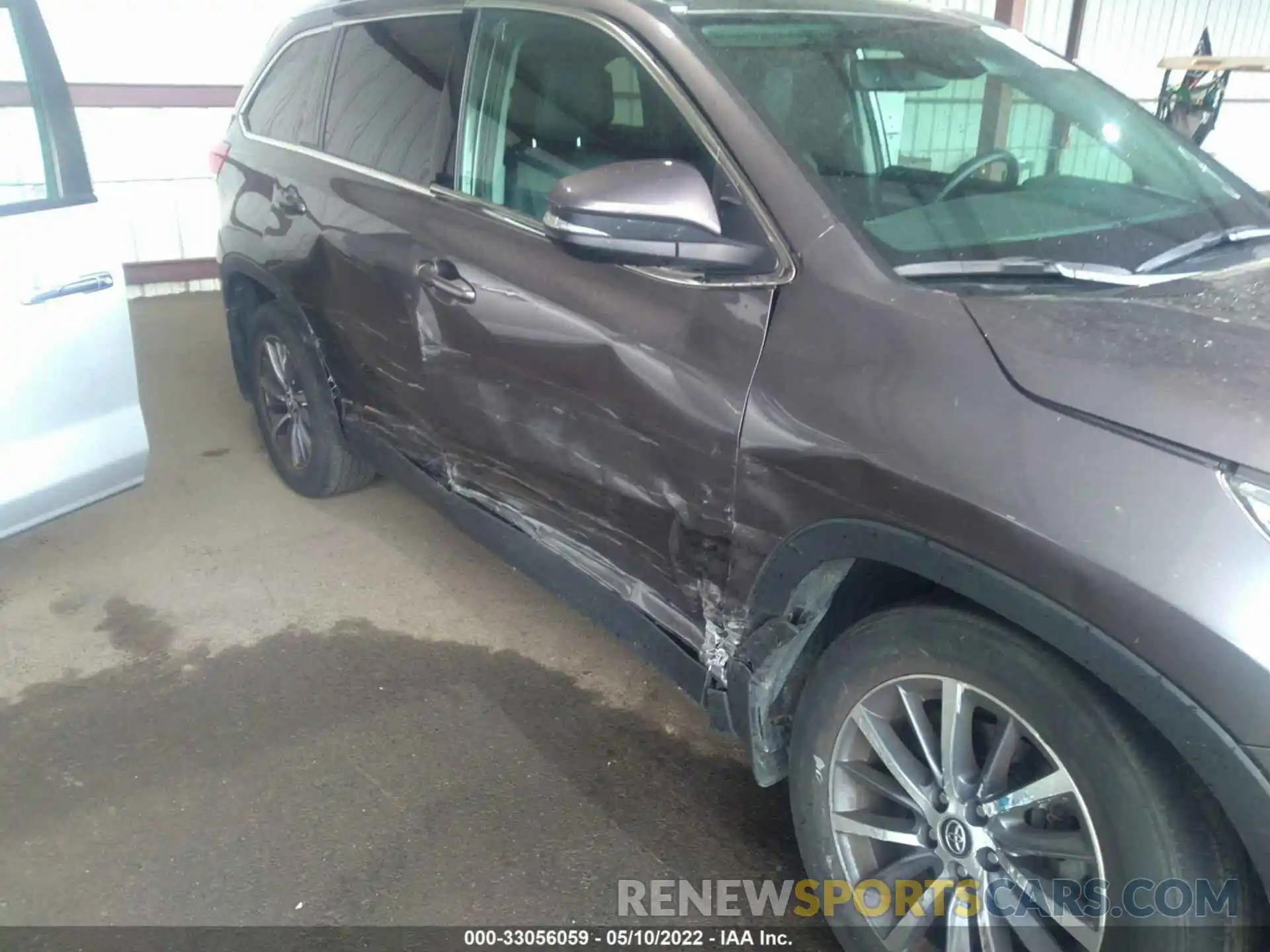 6 Photograph of a damaged car 5TDJZRFH8KS601944 TOYOTA HIGHLANDER 2019