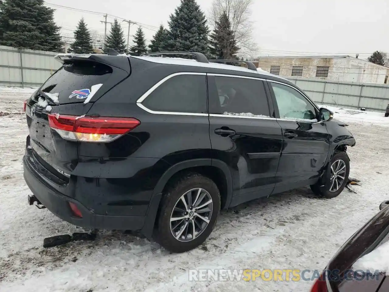 3 Photograph of a damaged car 5TDJZRFH8KS603676 TOYOTA HIGHLANDER 2019