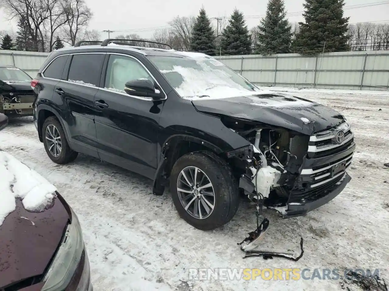 4 Photograph of a damaged car 5TDJZRFH8KS603676 TOYOTA HIGHLANDER 2019