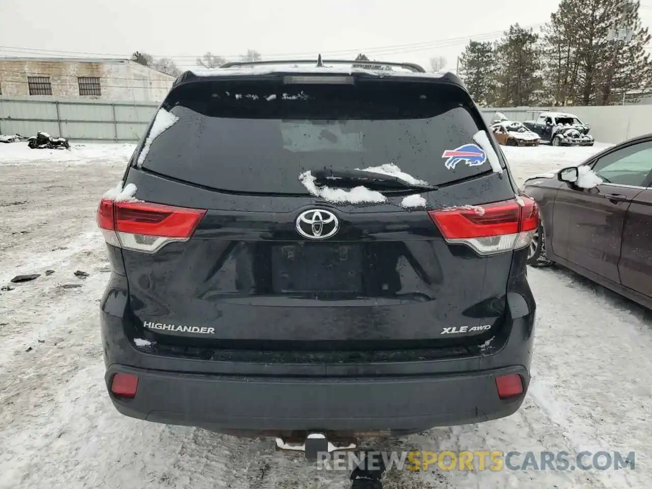 6 Photograph of a damaged car 5TDJZRFH8KS603676 TOYOTA HIGHLANDER 2019