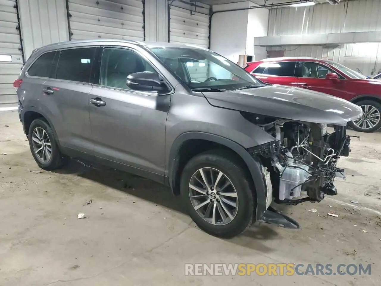 4 Photograph of a damaged car 5TDJZRFH8KS612331 TOYOTA HIGHLANDER 2019