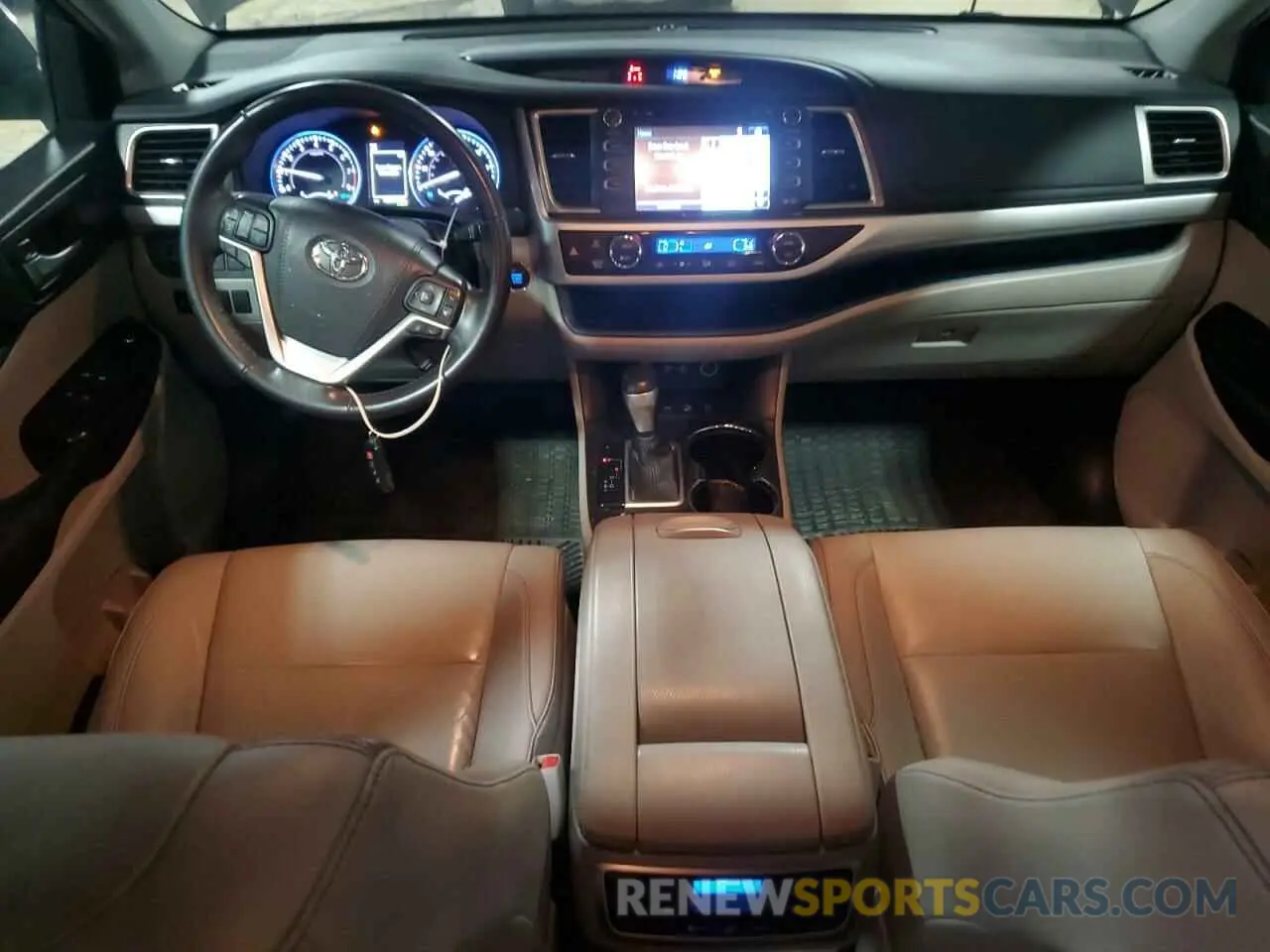 8 Photograph of a damaged car 5TDJZRFH8KS612331 TOYOTA HIGHLANDER 2019