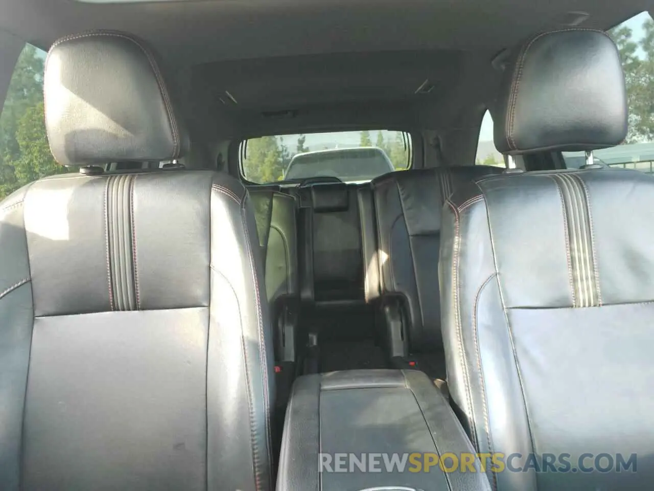10 Photograph of a damaged car 5TDJZRFH8KS620266 TOYOTA HIGHLANDER 2019